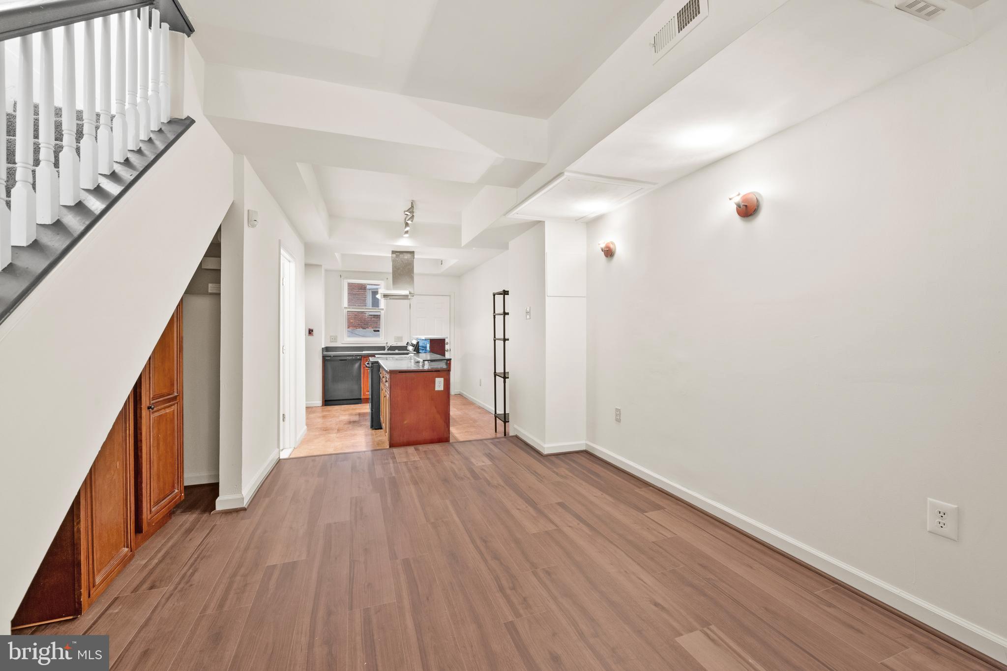WASHINGTON VILLAGE - Residential