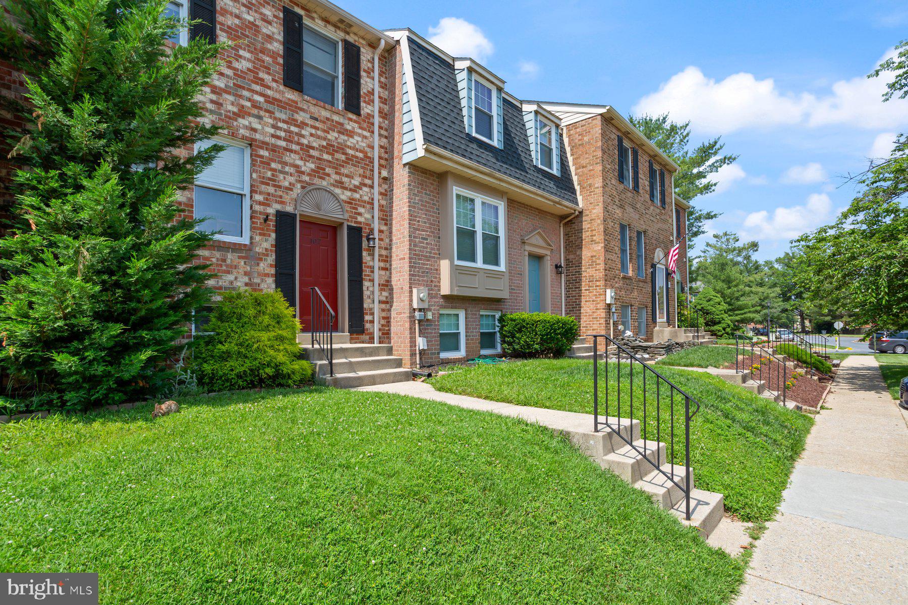 107 COLONY COURT