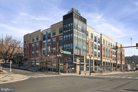 Photo of 989 S Buchanan Street S #313, ARLINGTON, VA 22204 (MLS # VAAR2079396)
