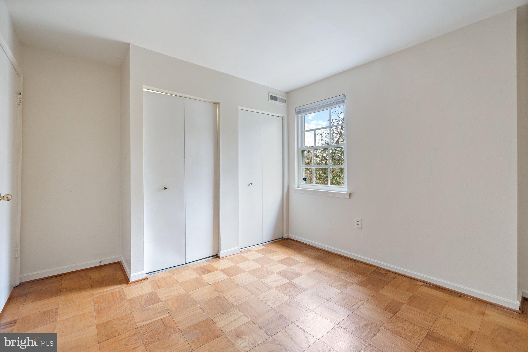 PLYMOUTH GARDENS - Residential Lease