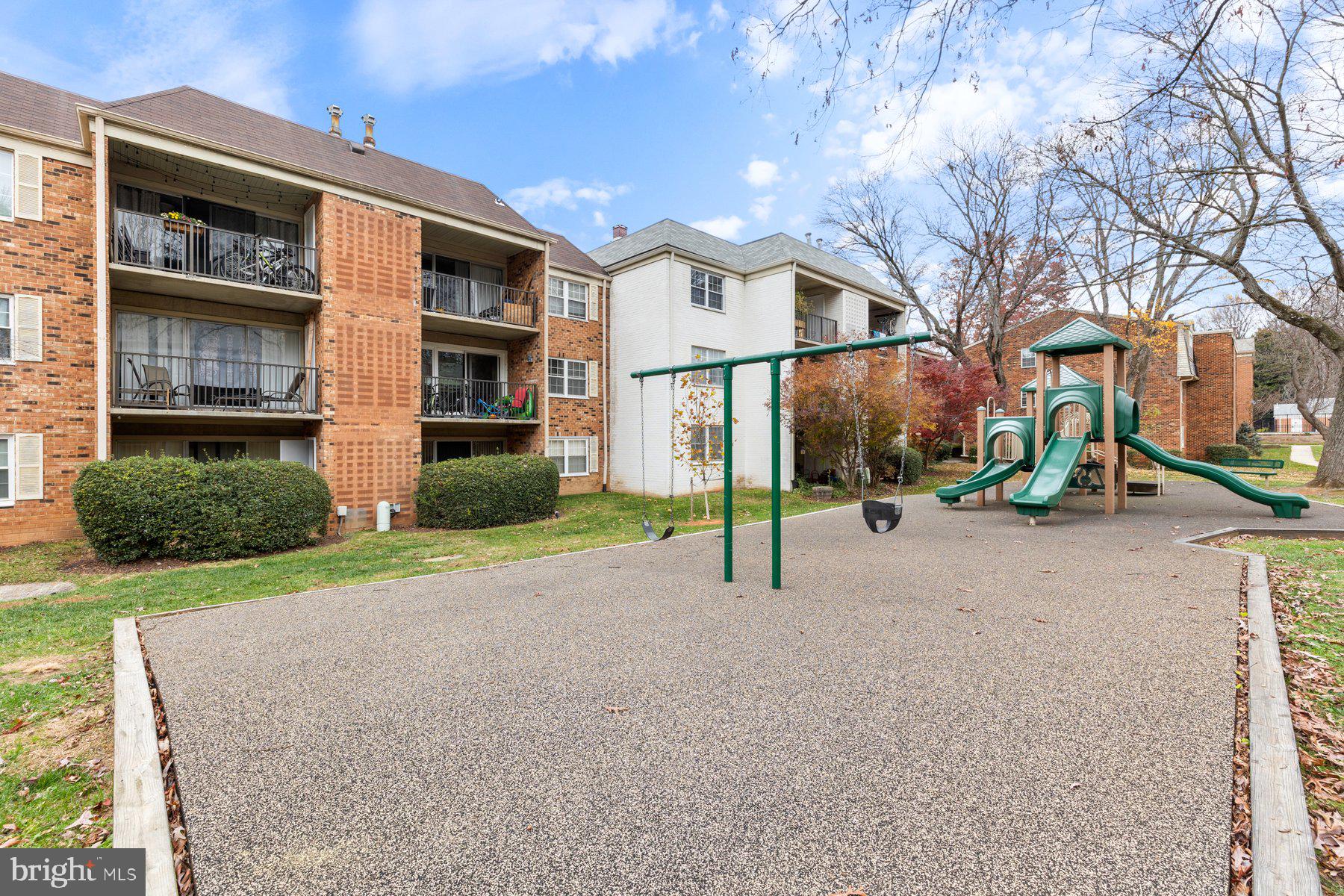 PLYMOUTH GARDENS - Residential Lease