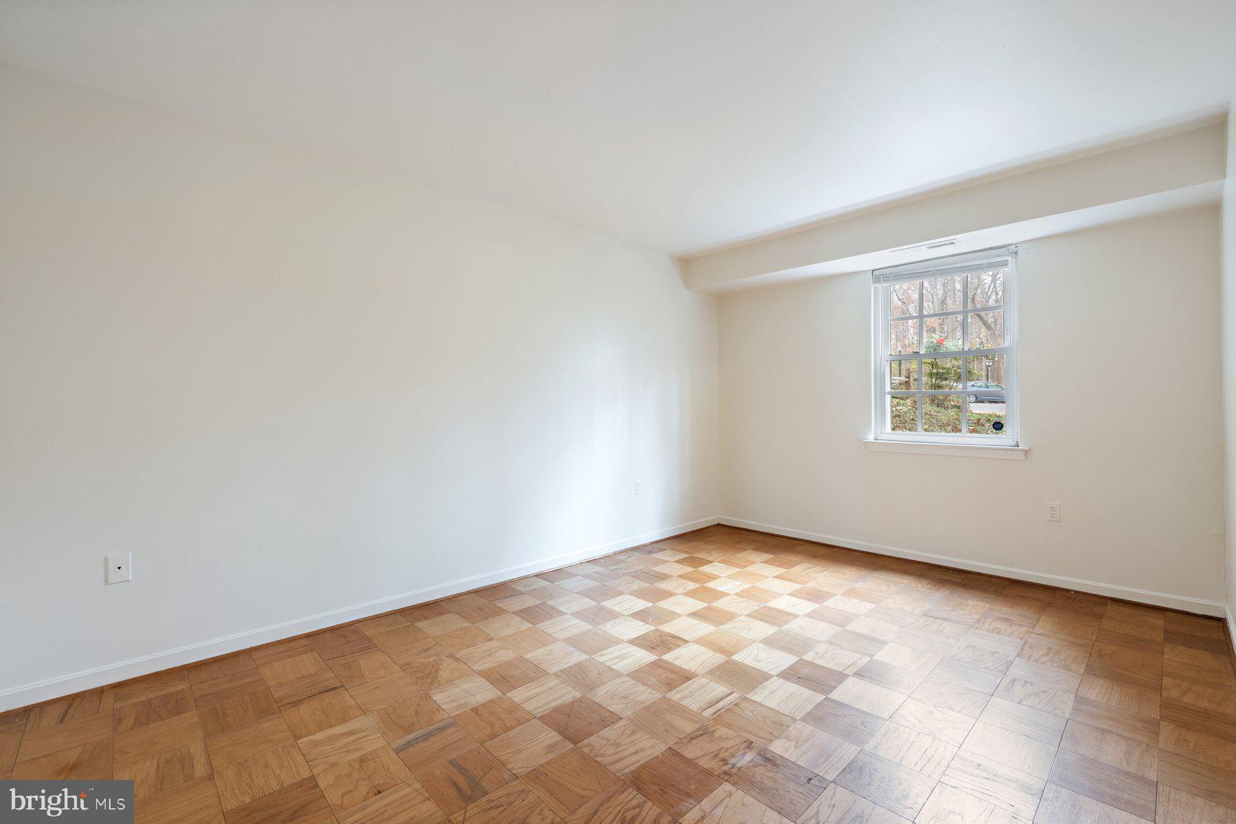 PLYMOUTH GARDENS - Residential Lease