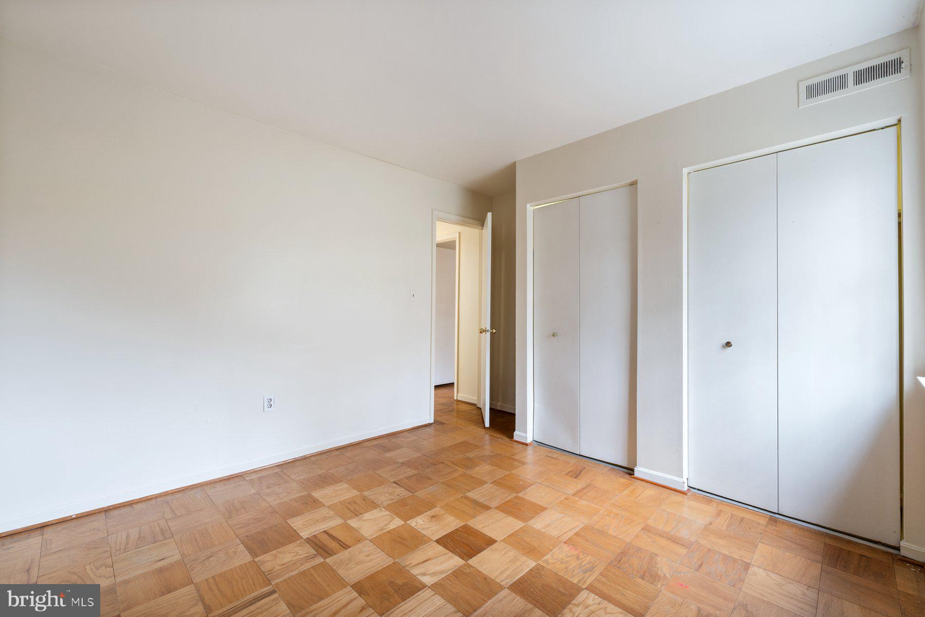 PLYMOUTH GARDENS - Residential Lease