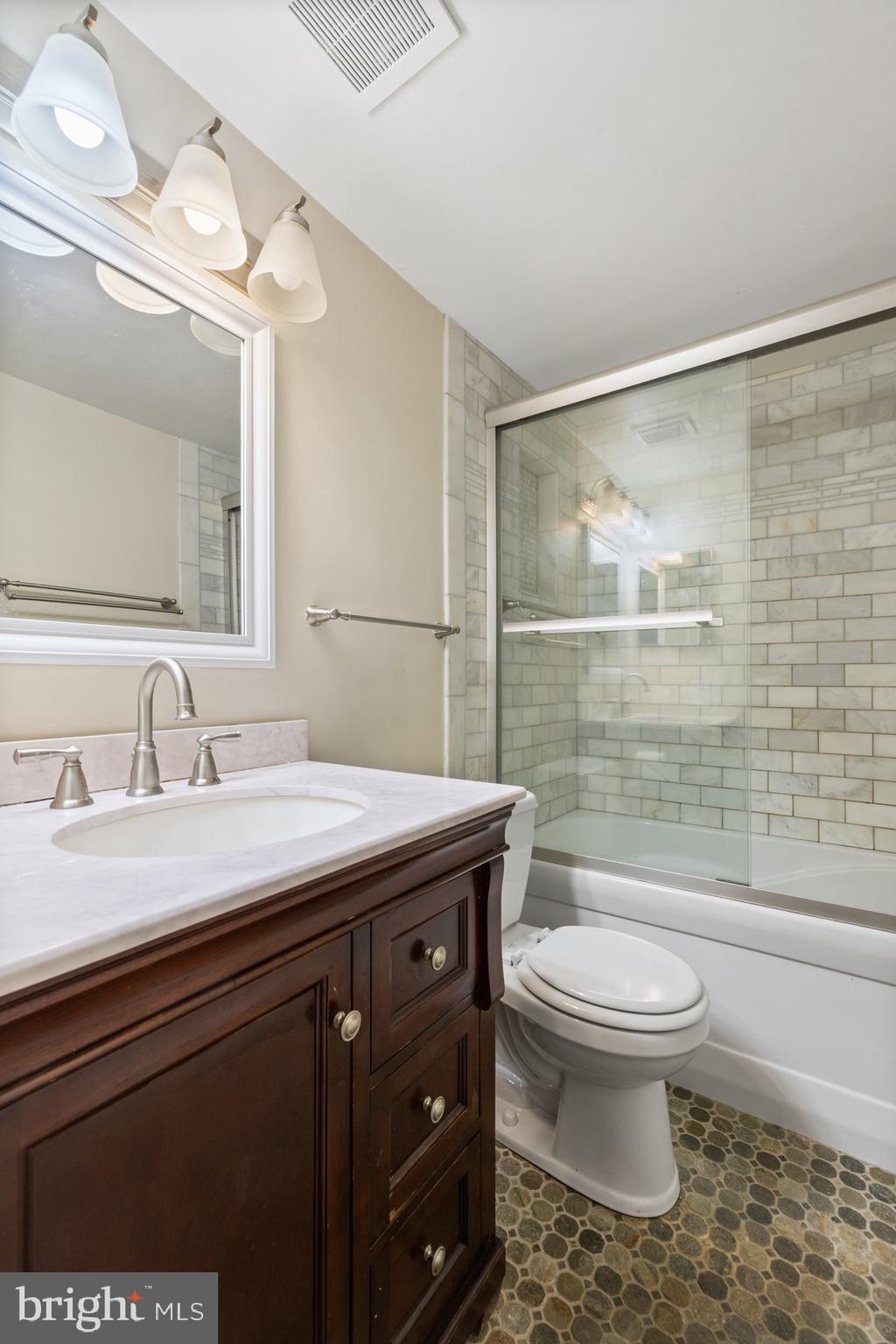 PLYMOUTH GARDENS - Residential Lease