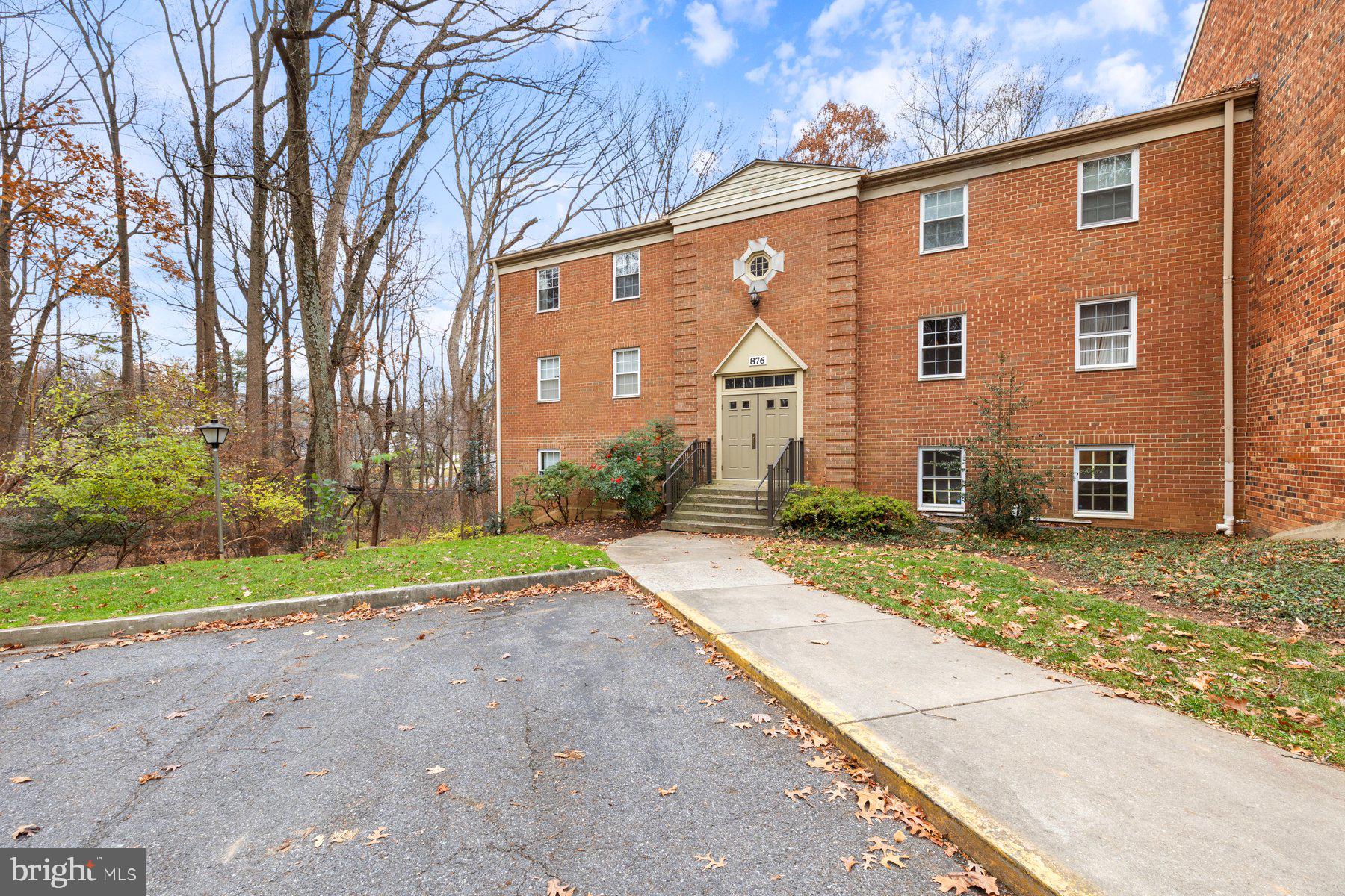 PLYMOUTH GARDENS - Residential Lease