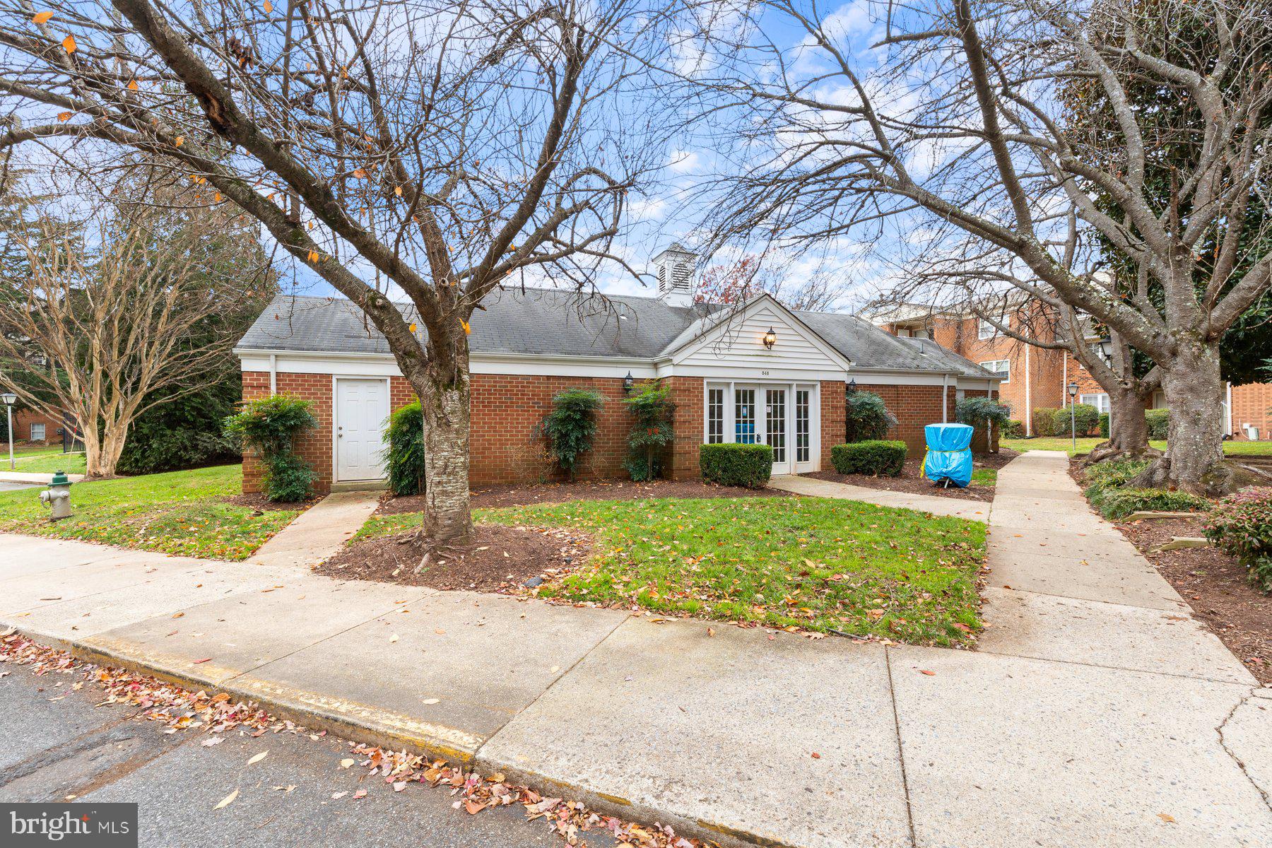 PLYMOUTH GARDENS - Residential Lease