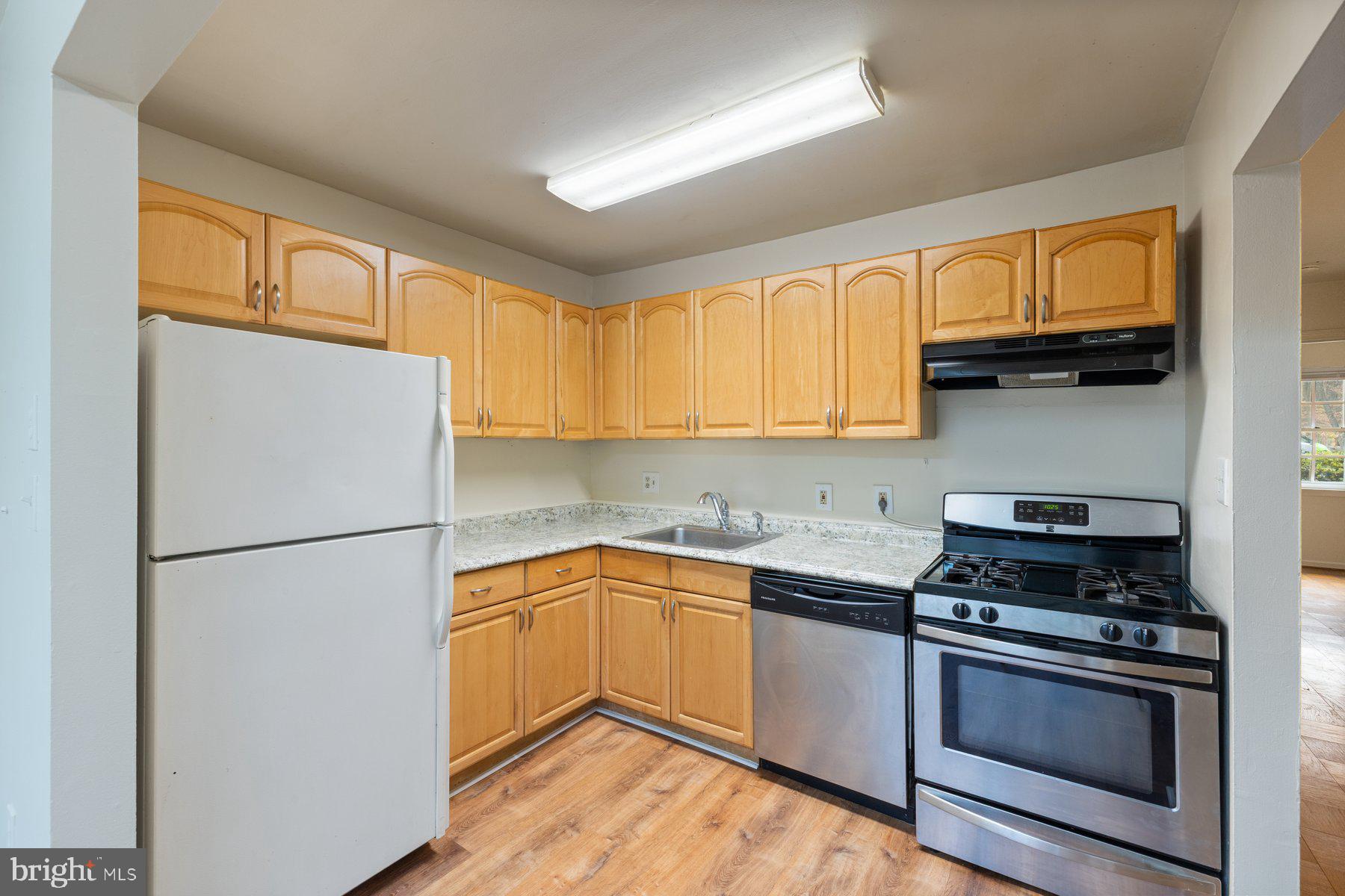 PLYMOUTH GARDENS - Residential Lease