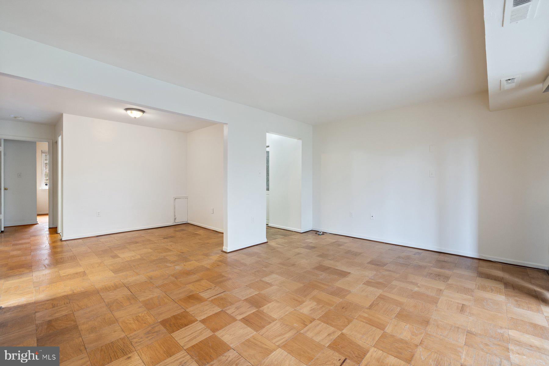 PLYMOUTH GARDENS - Residential Lease