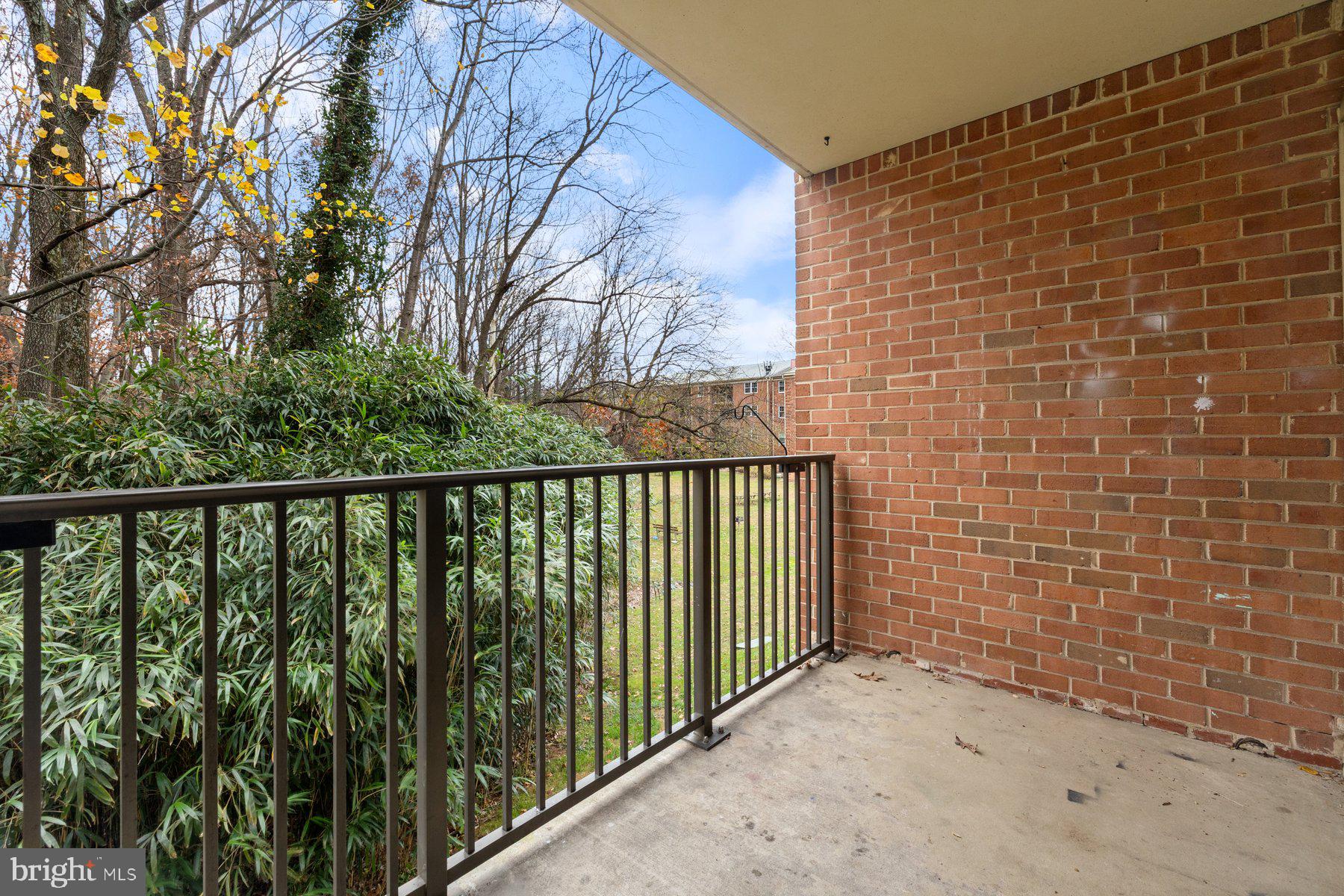 PLYMOUTH GARDENS - Residential Lease