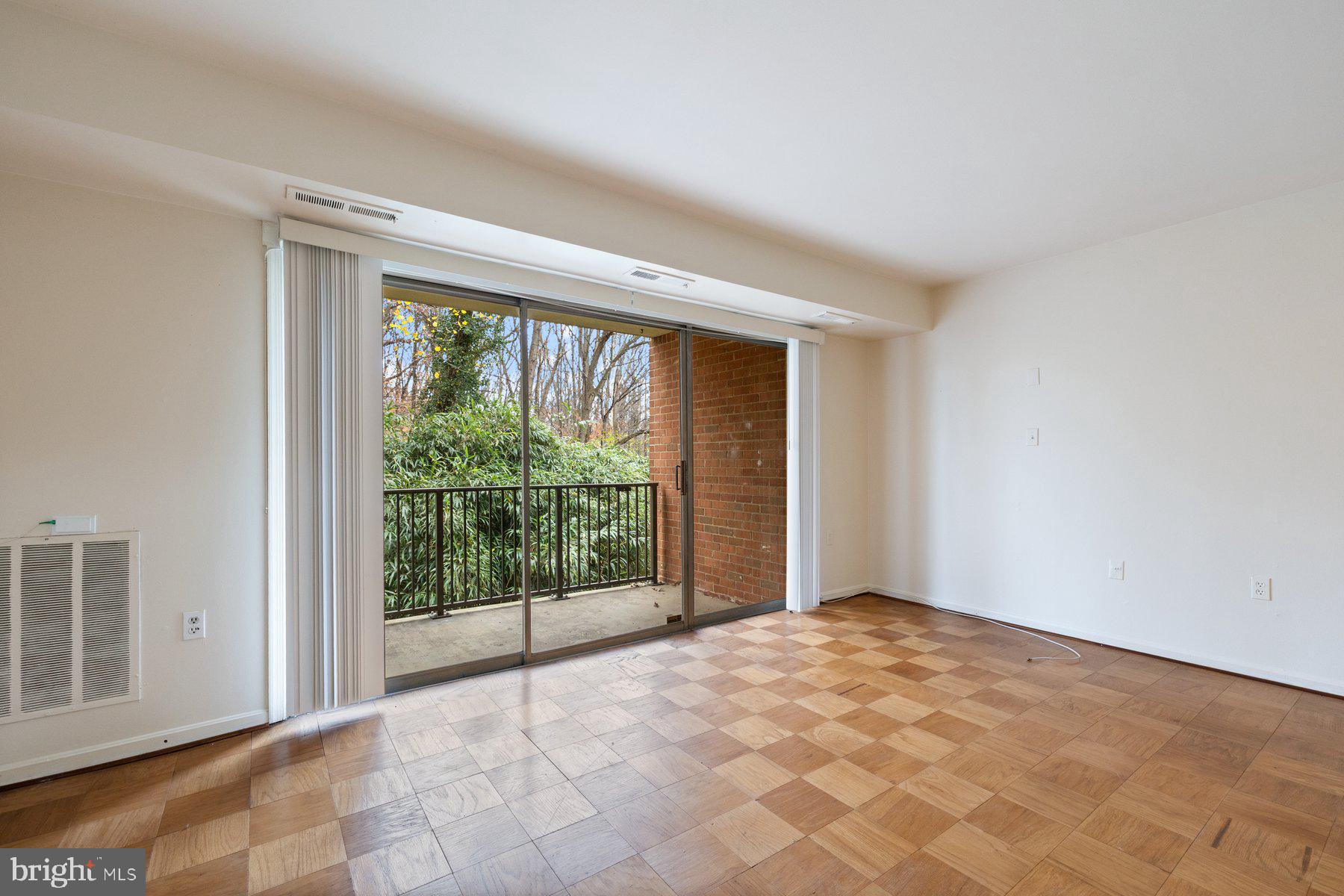 PLYMOUTH GARDENS - Residential Lease