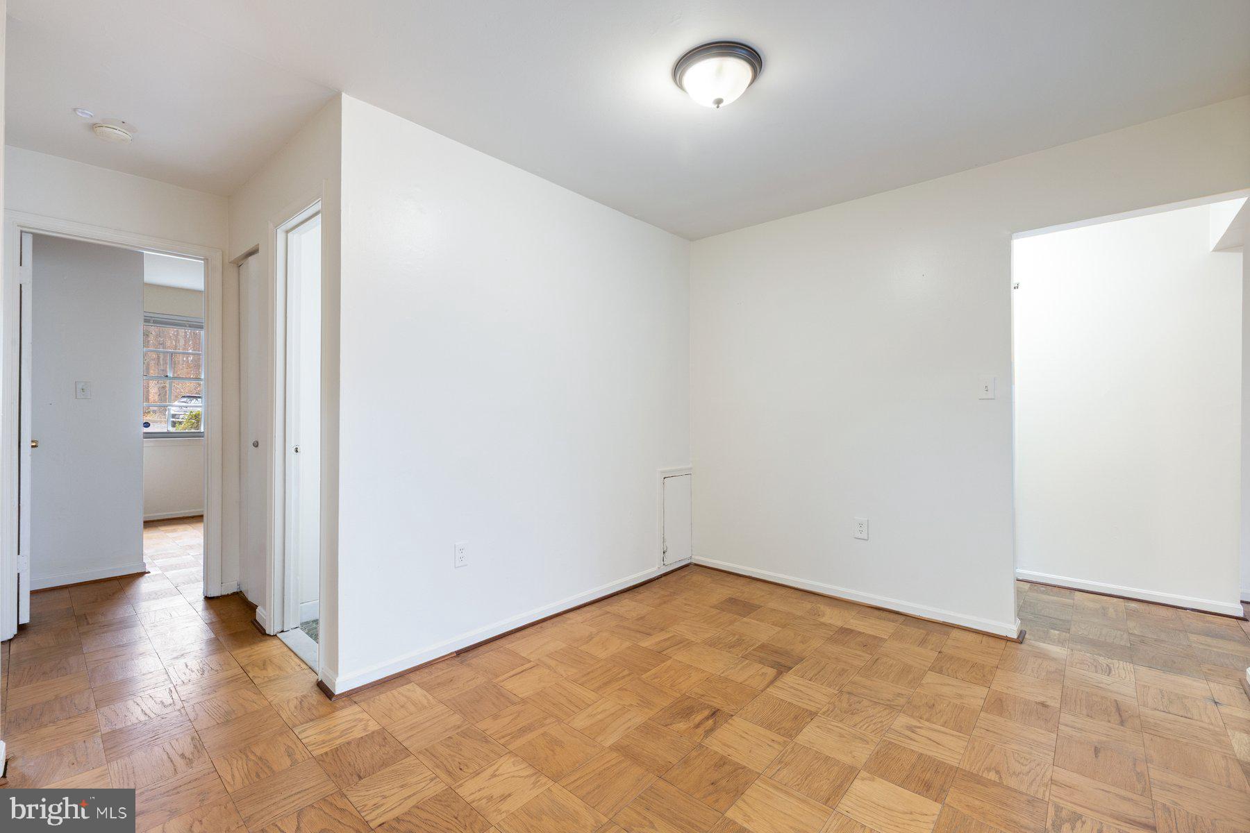 PLYMOUTH GARDENS - Residential Lease