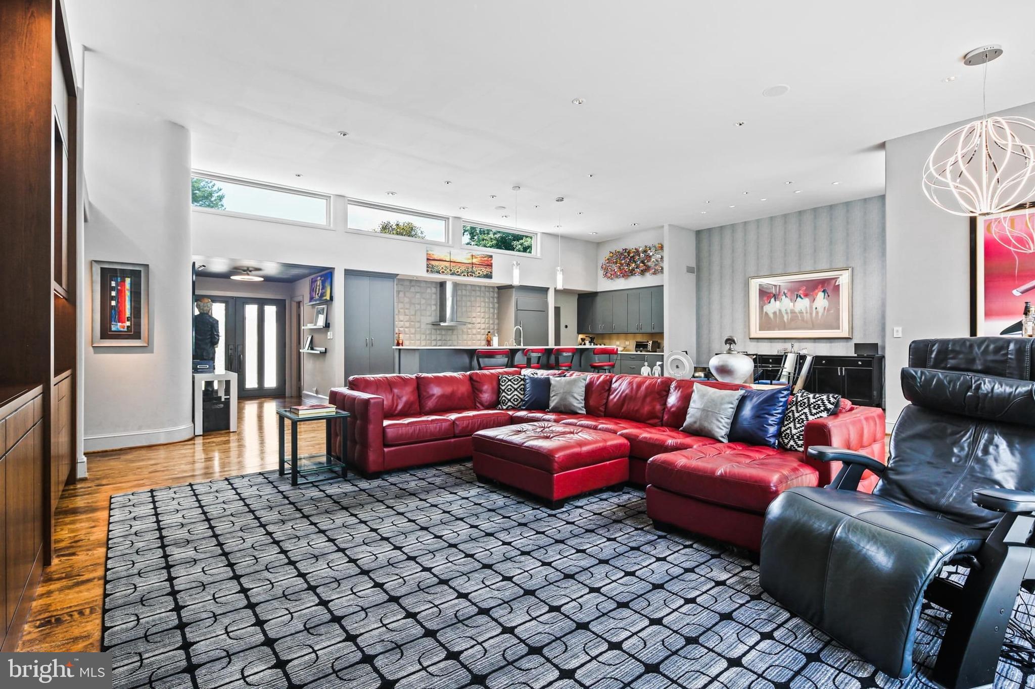 1 REGENCY COURT 1