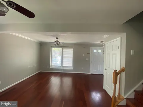 19958 Fieldgrass Square, Ashburn, VA MLS: VALO2095418