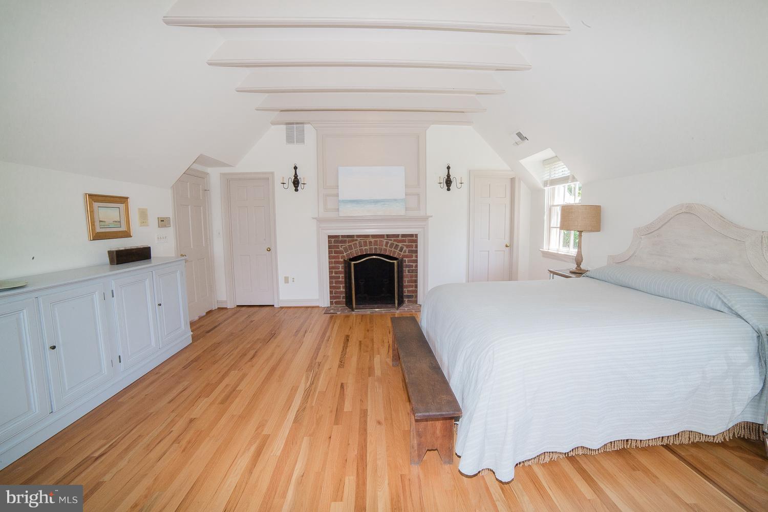 BISHOP - Residential