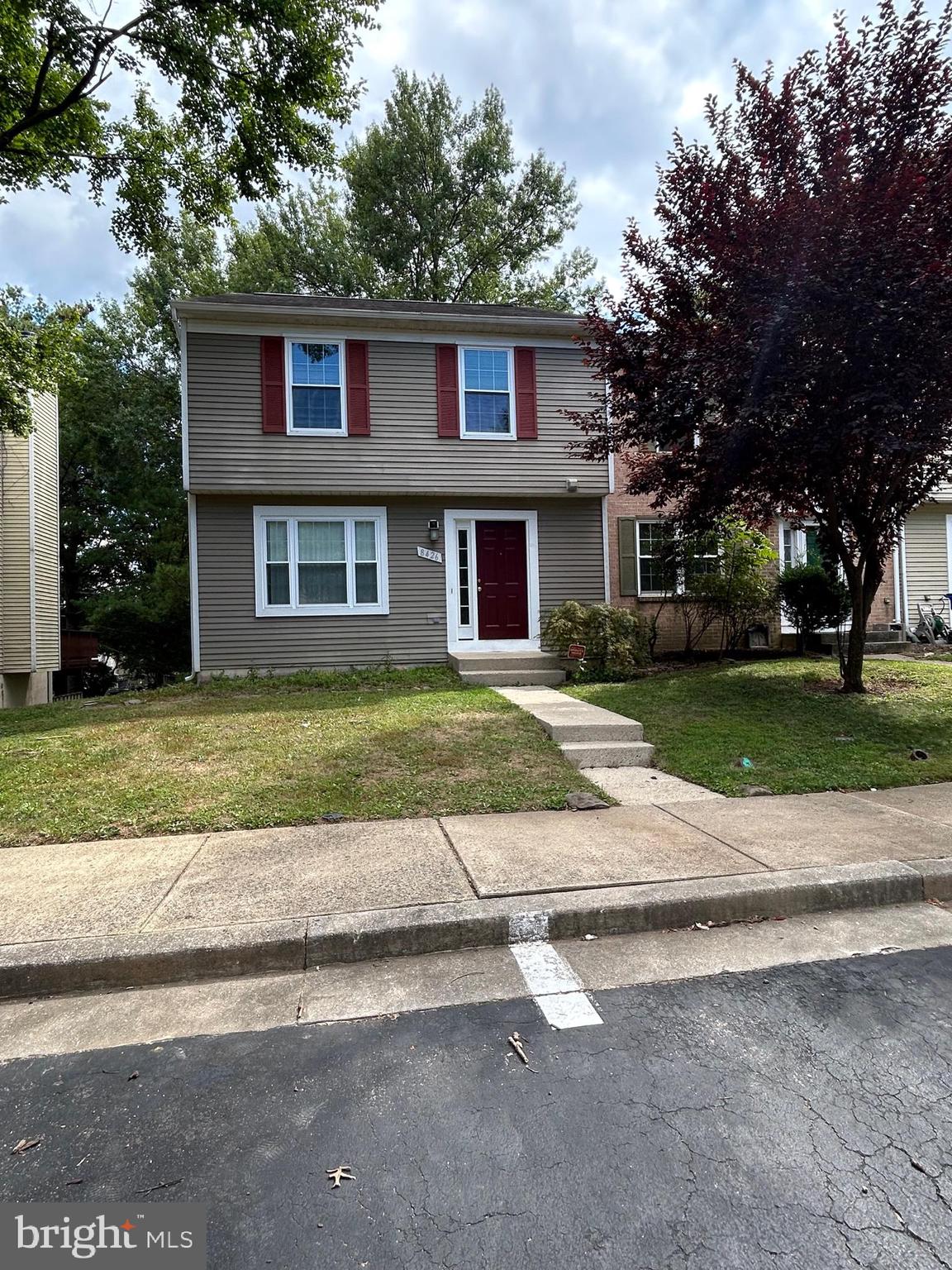 End of Group 3 level town home in Kendall Ridge with 3 bedrooms, 2.5 bathrooms, finished walkout basement, eat-in kitchen, all appliances, family room, living room, dining room, utility room, assigned parking, blinds, deck. New flooring and paint, just renovated. No smoking. Will consider your pet.