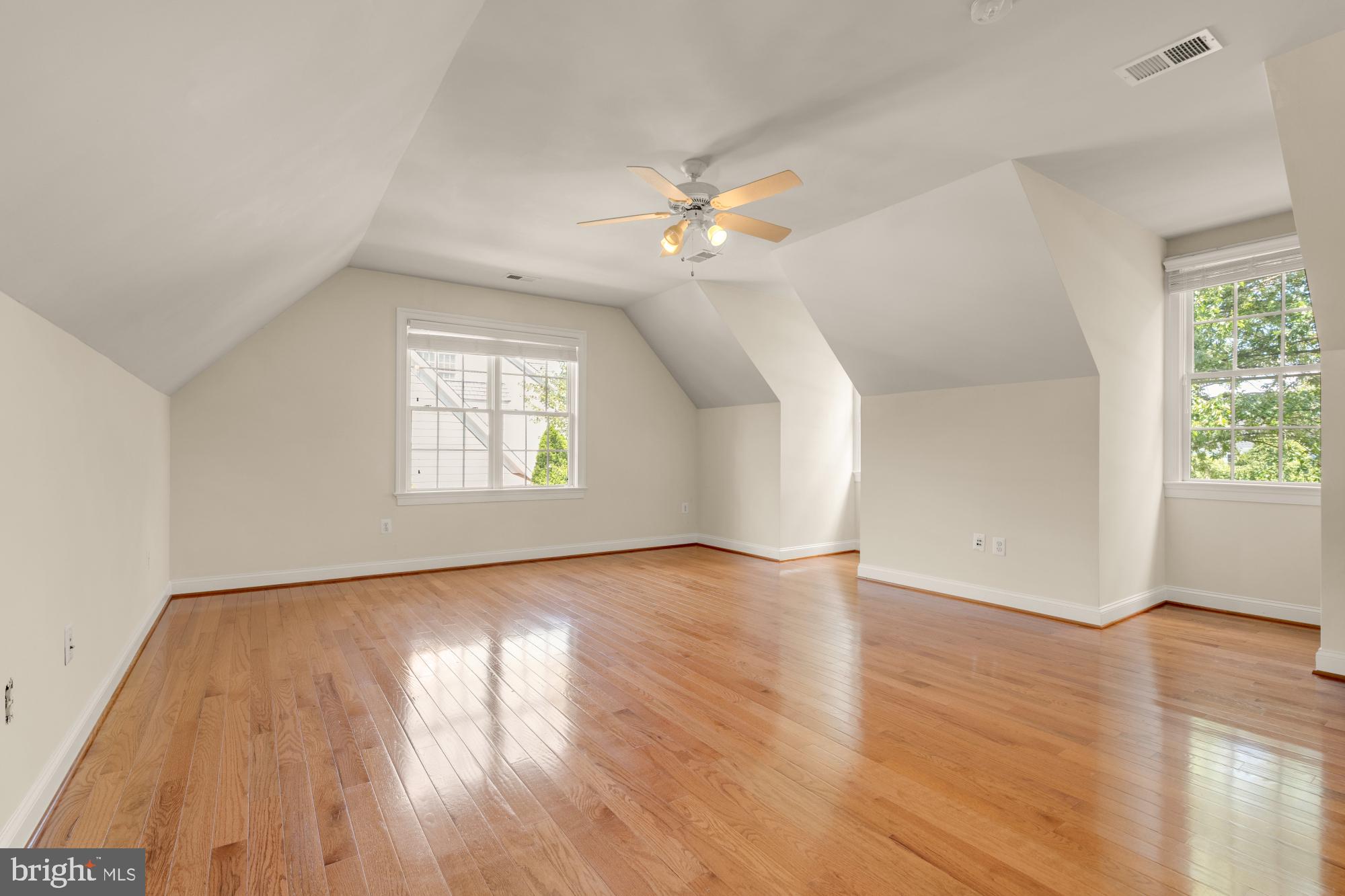 LINWAY PARK OF MCLEAN - Residential