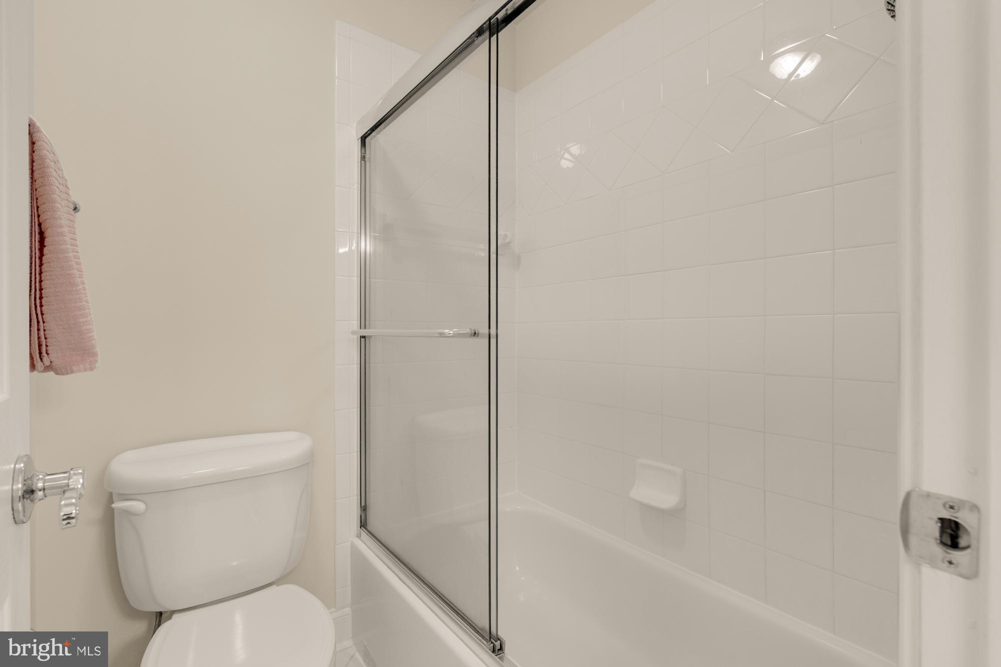 LINWAY PARK OF MCLEAN - Residential