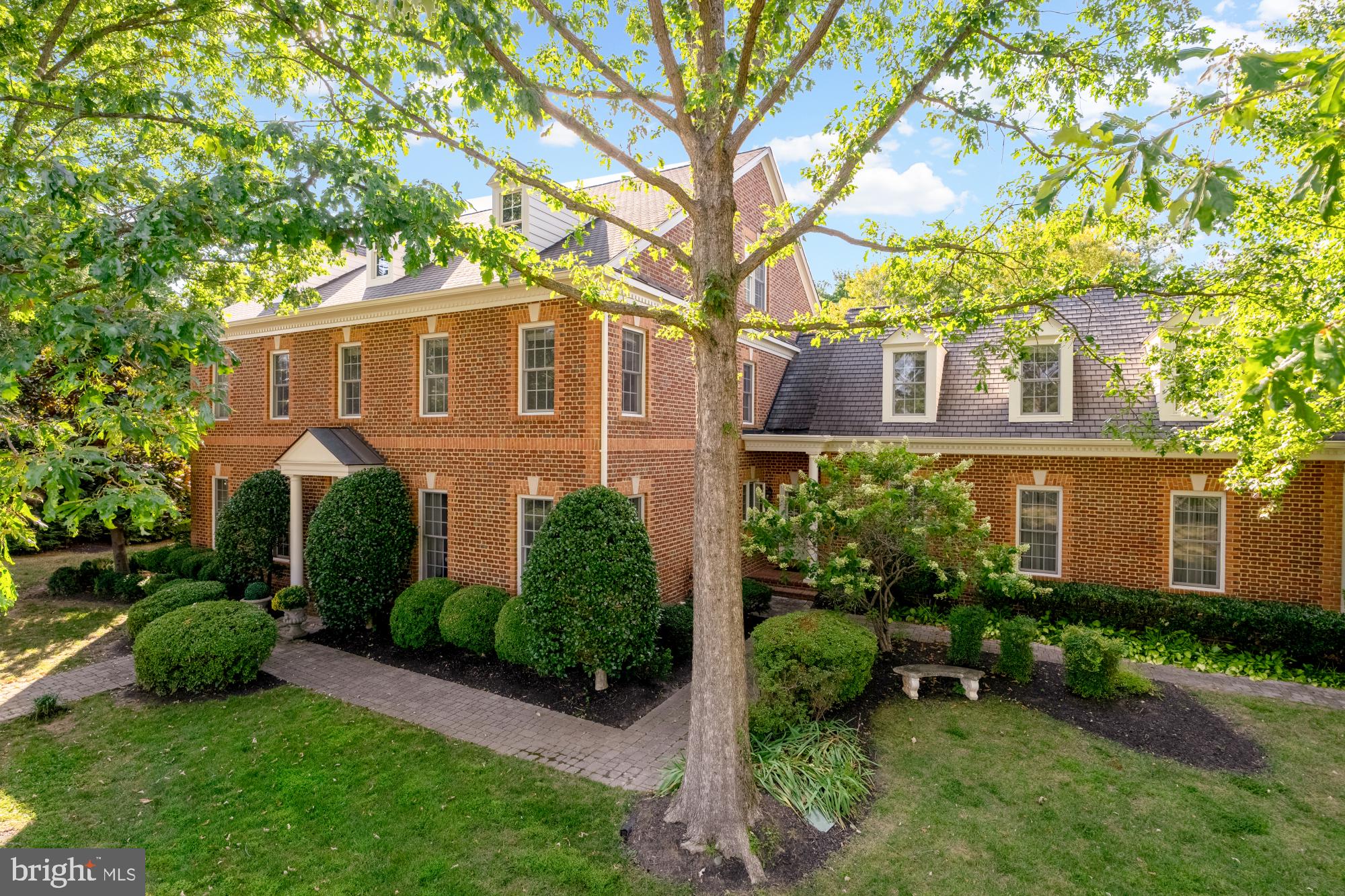 LINWAY PARK OF MCLEAN - Residential