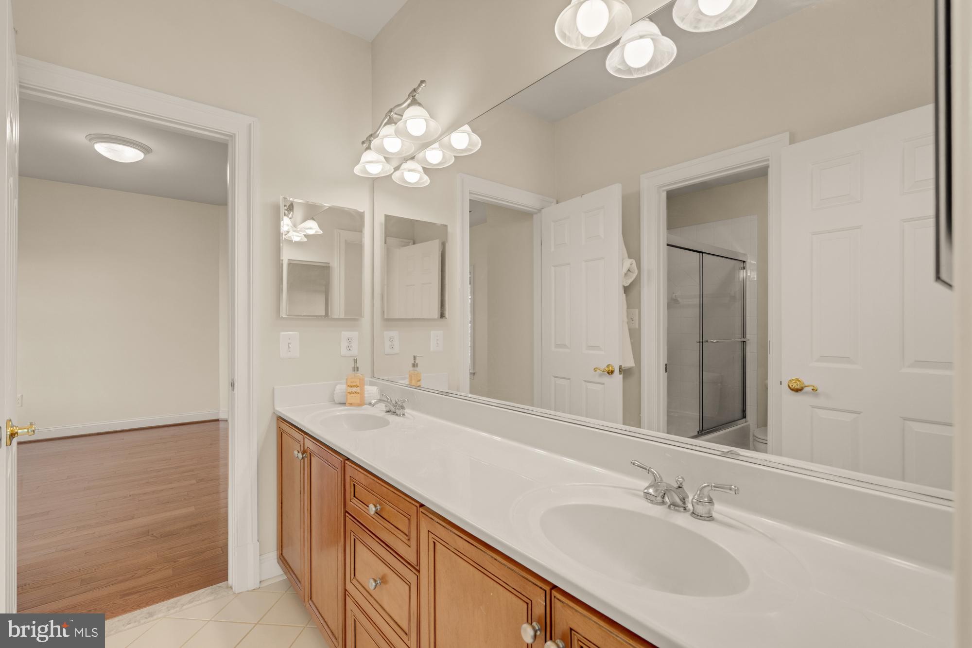 LINWAY PARK OF MCLEAN - Residential