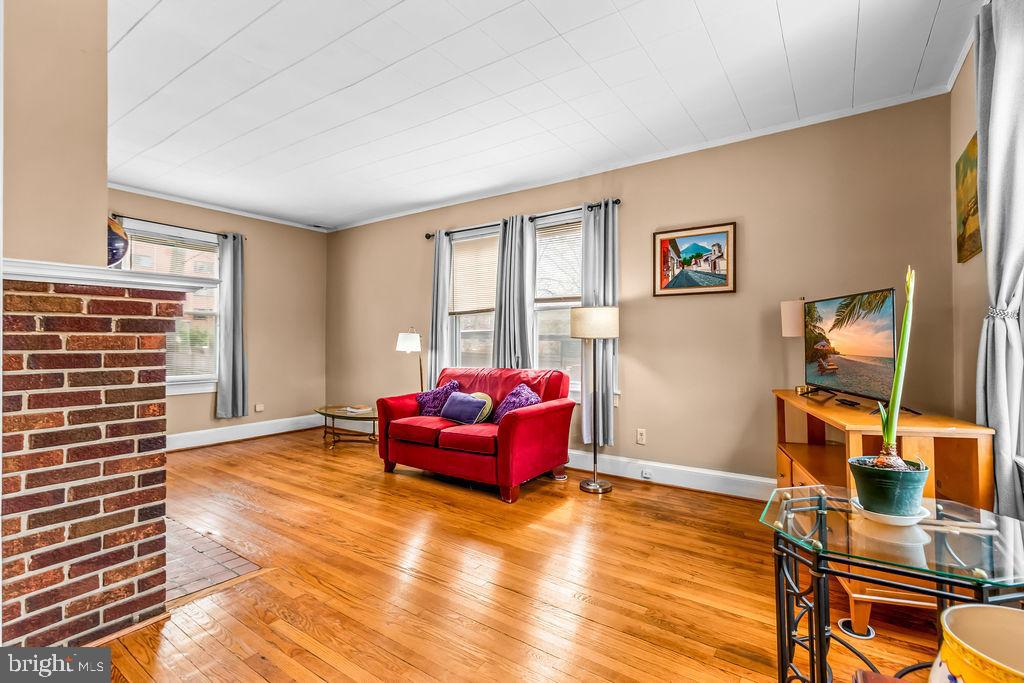 HYATTSVILLE HILLS - Residential