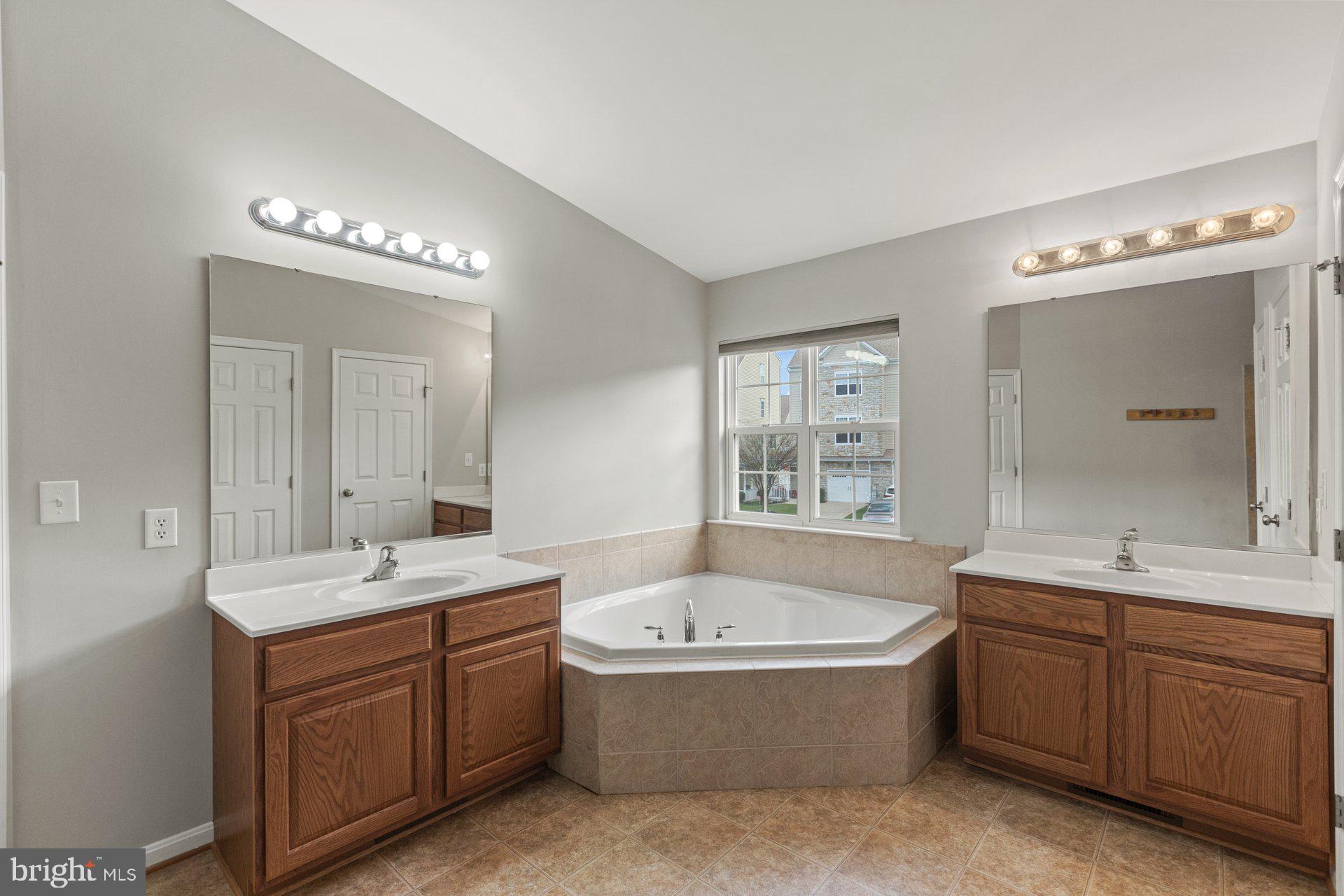 SAN FRANCISCO BY THE BAY - Residential Lease