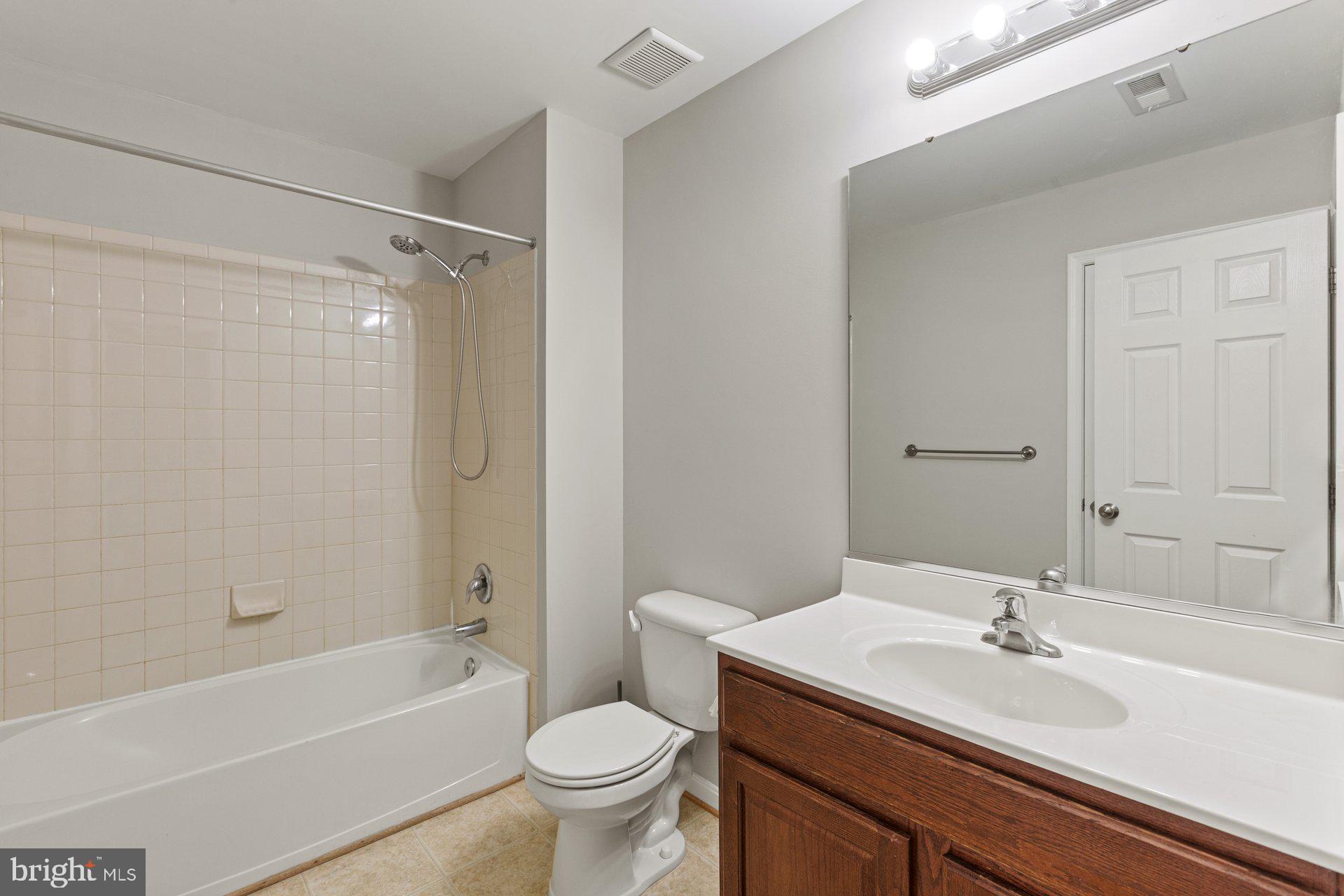 SAN FRANCISCO BY THE BAY - Residential Lease