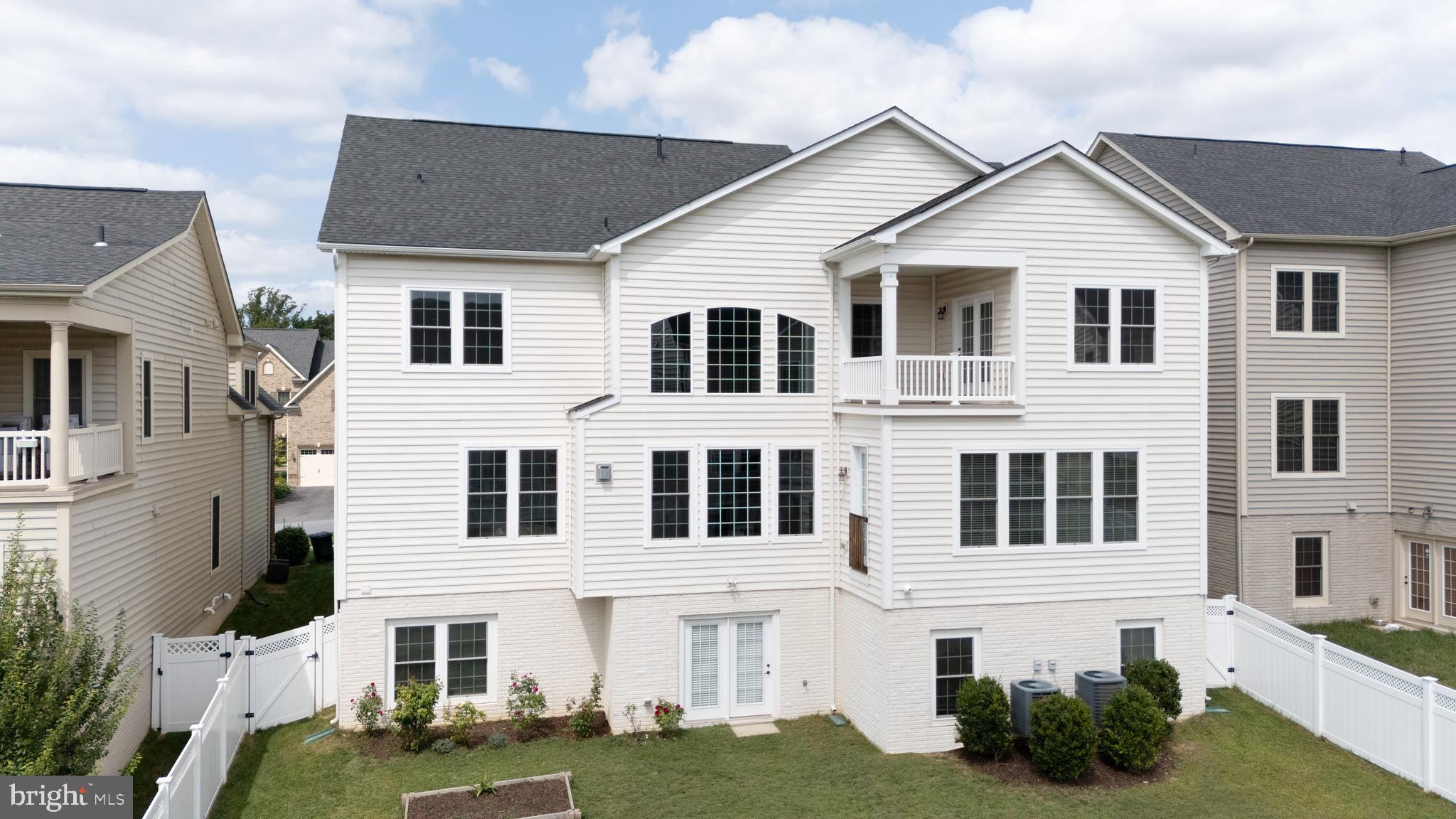 11524 DOGWOOD HILLS DRIVE
