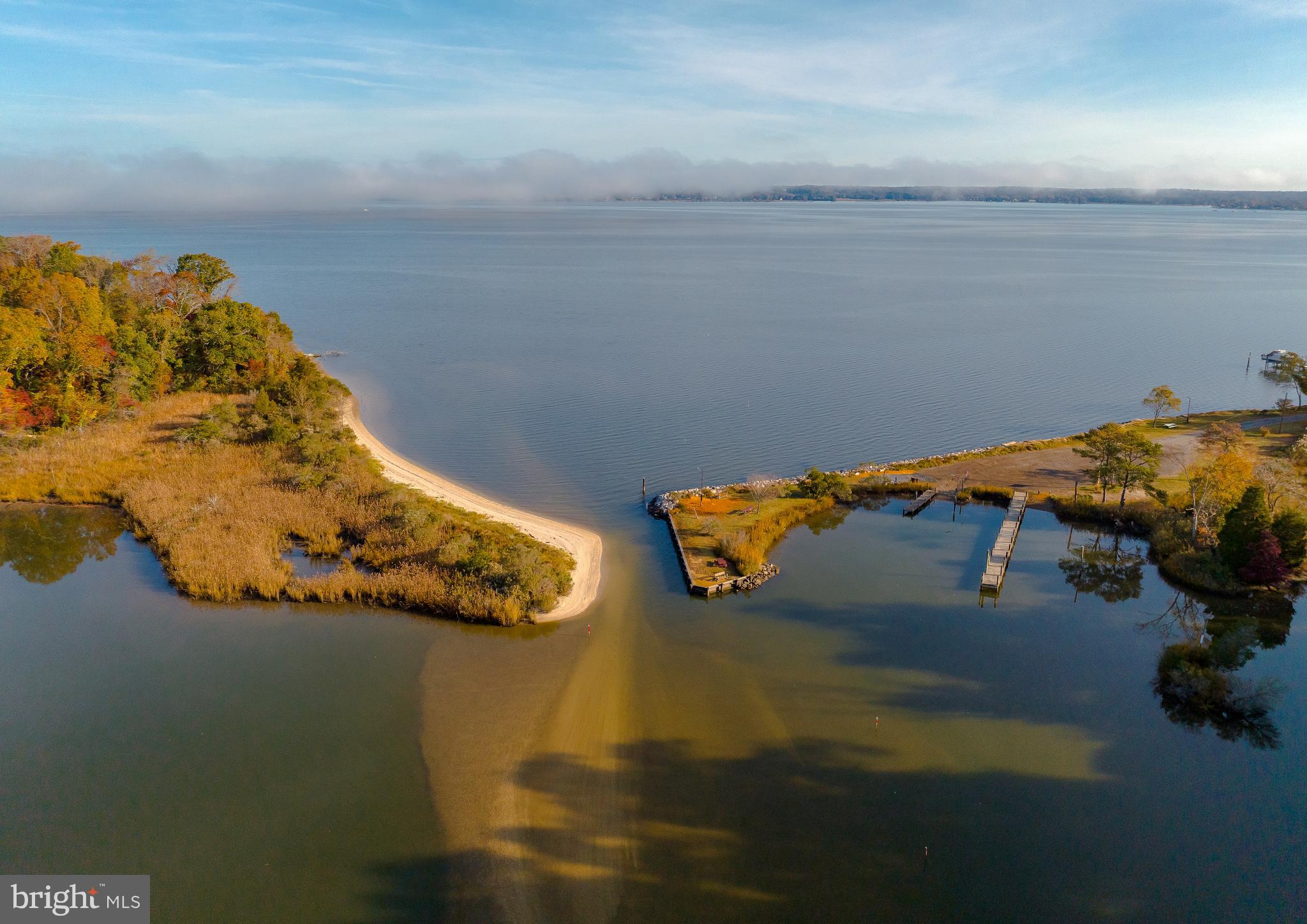 HOLLYWOOD SHORES - Residential