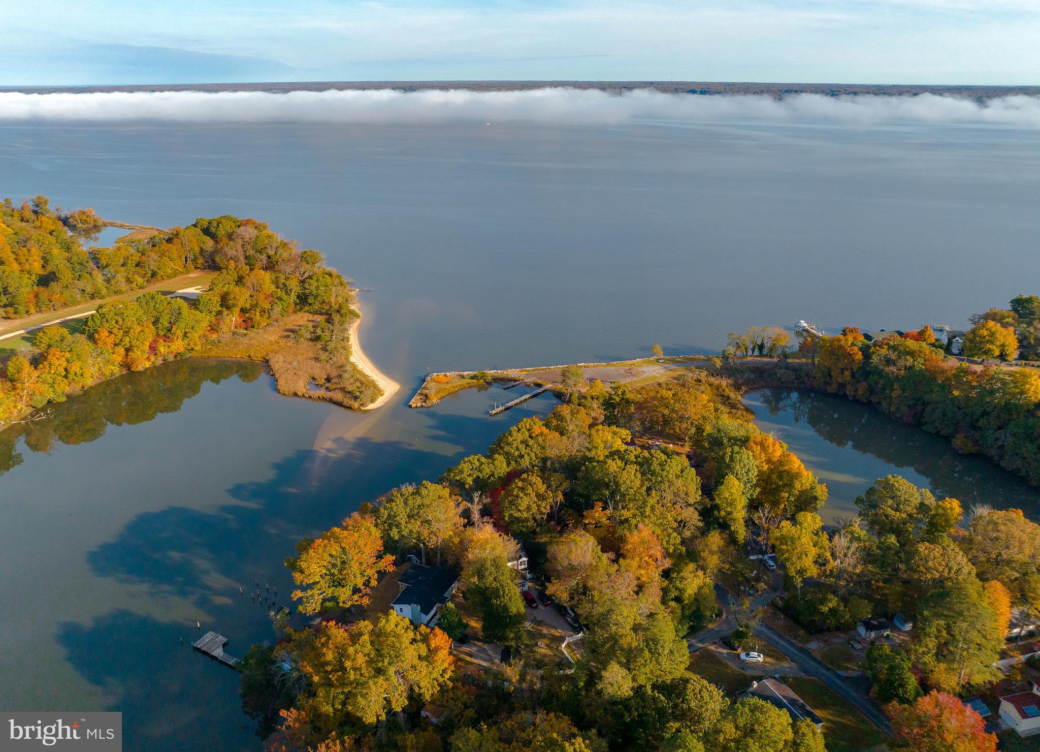 HOLLYWOOD SHORES - Residential