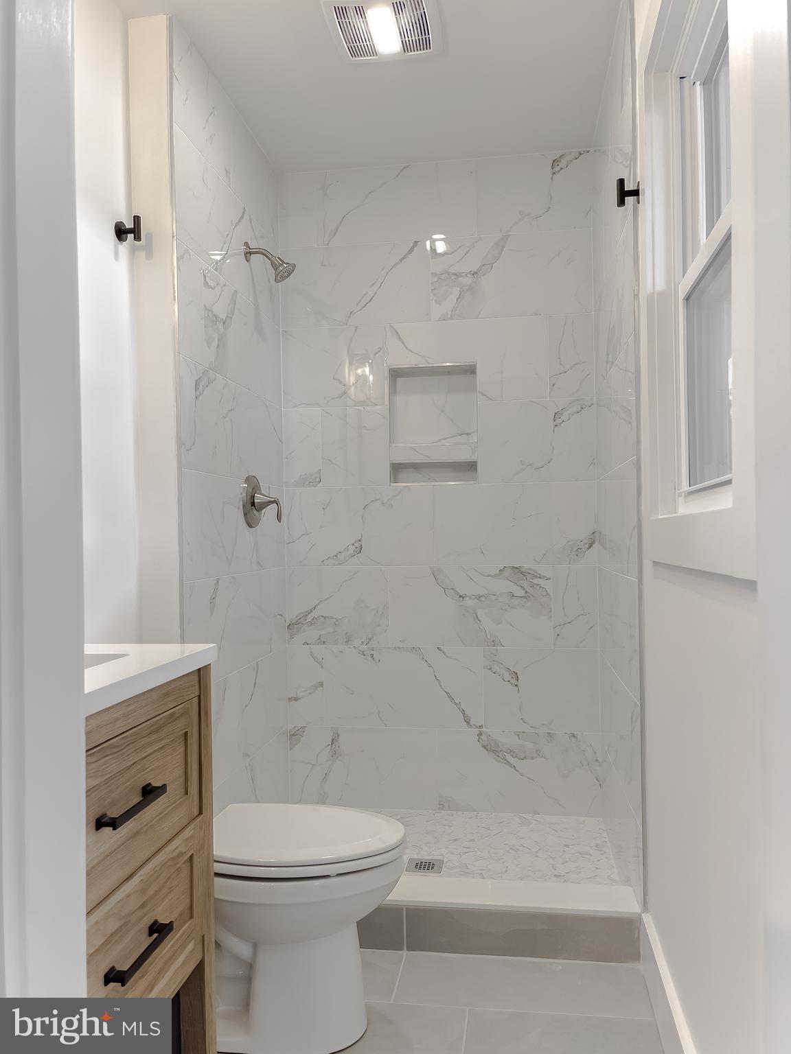 HOLLYWOOD SHORES - Residential