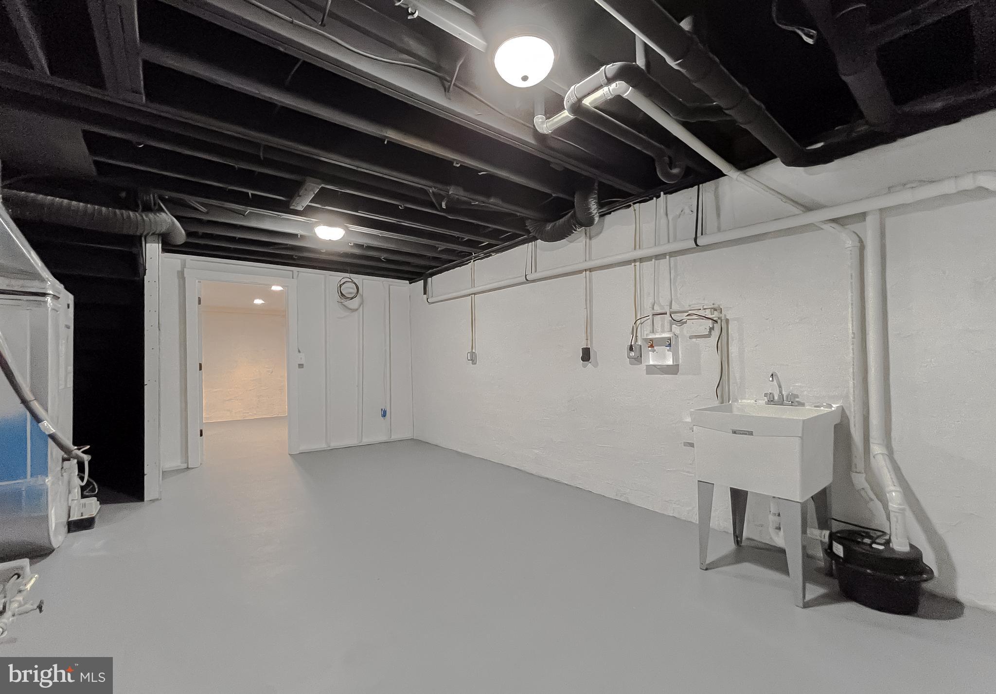 HOLLYWOOD SHORES - Residential