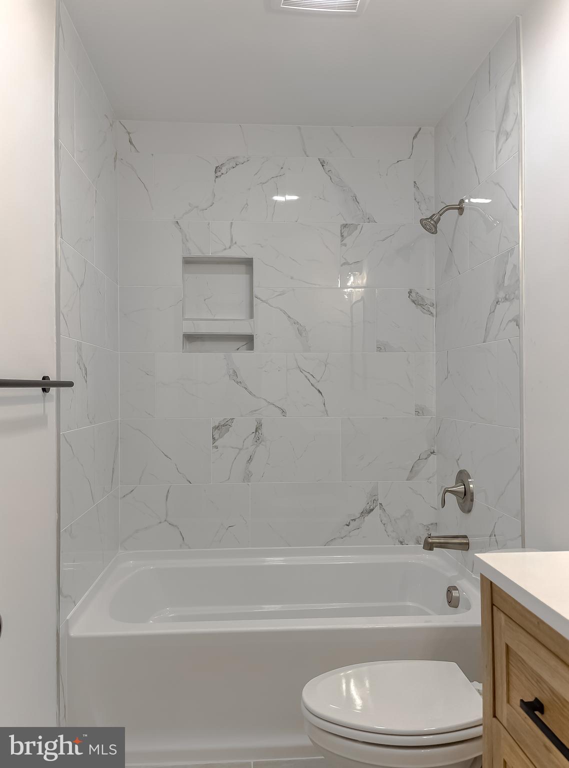 HOLLYWOOD SHORES - Residential