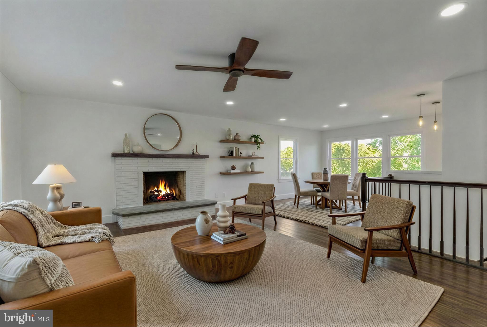 HOLLYWOOD SHORES - Residential