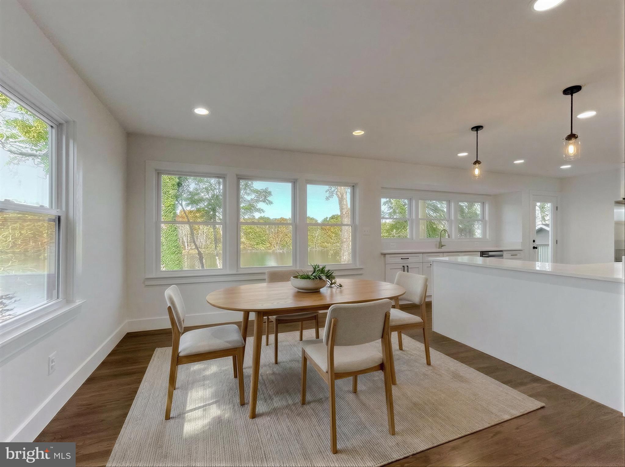 HOLLYWOOD SHORES - Residential