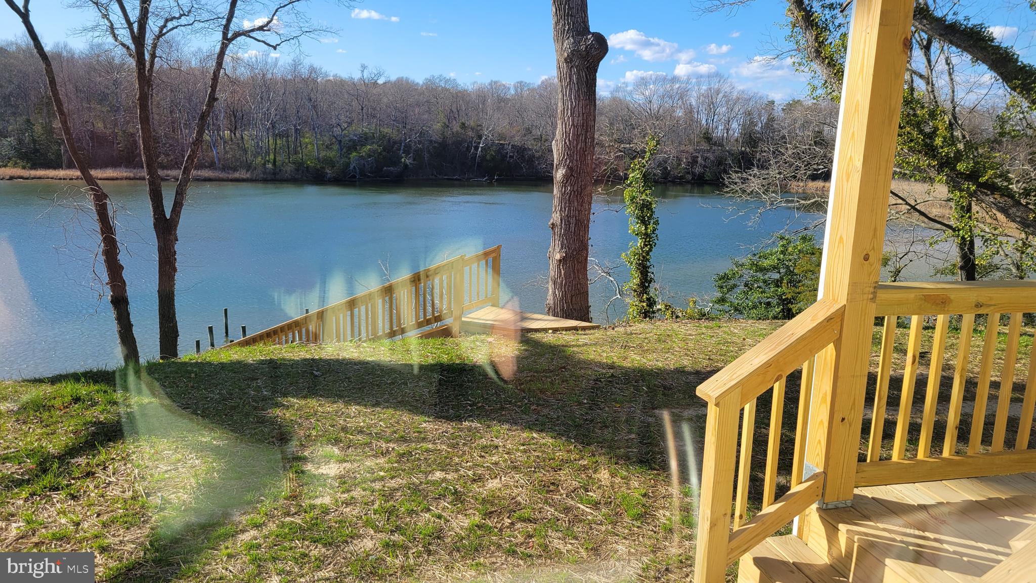 HOLLYWOOD SHORES - Residential