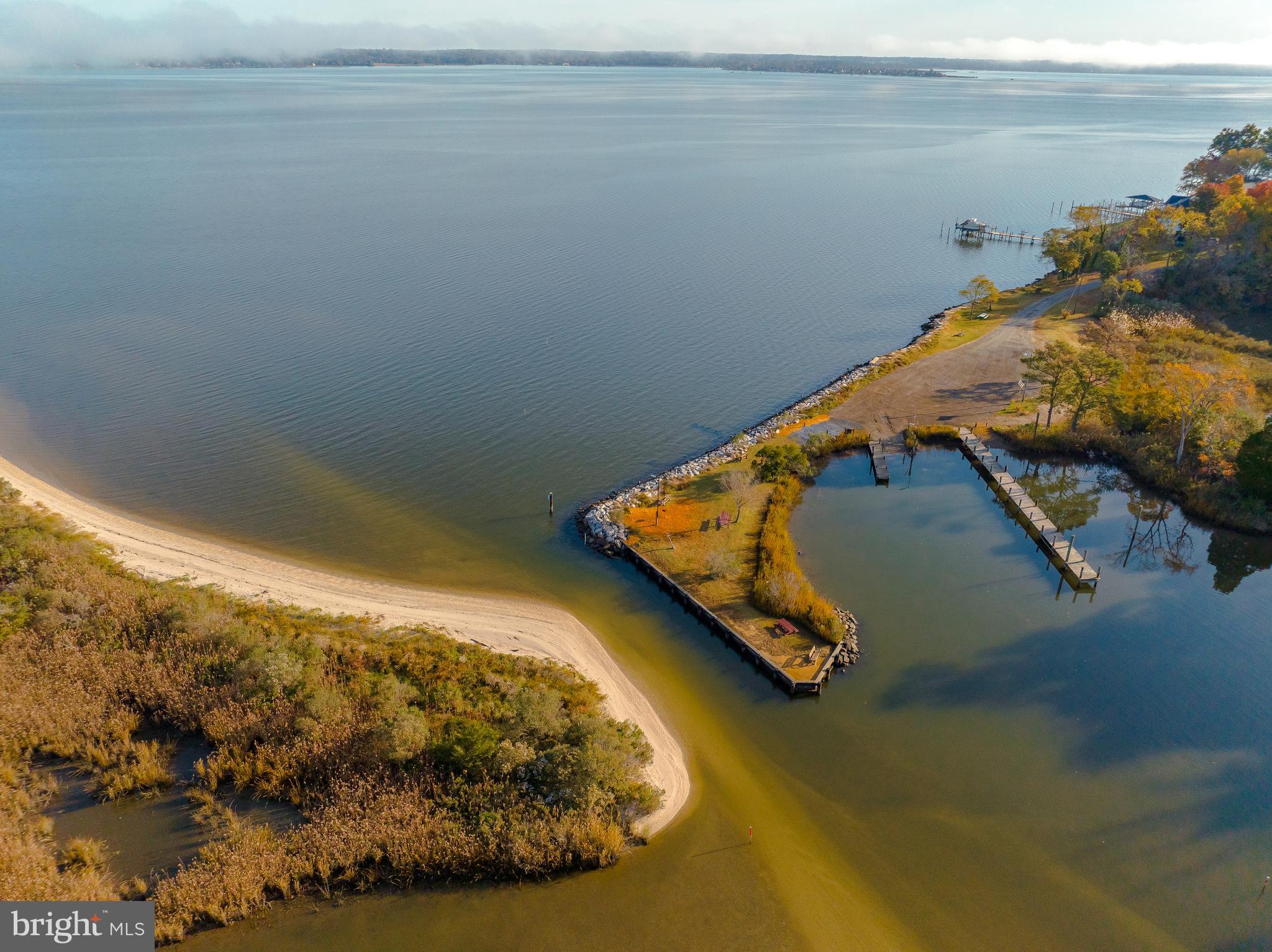 HOLLYWOOD SHORES - Residential