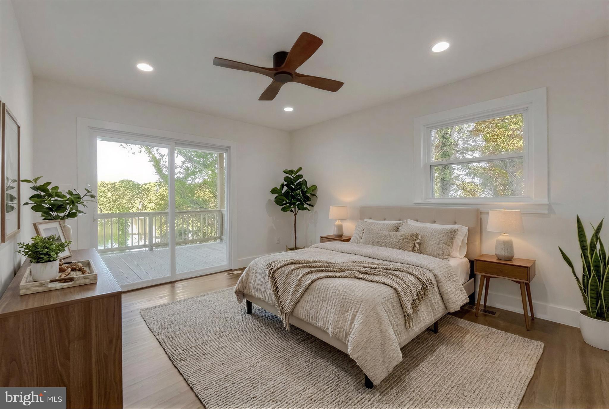 HOLLYWOOD SHORES - Residential