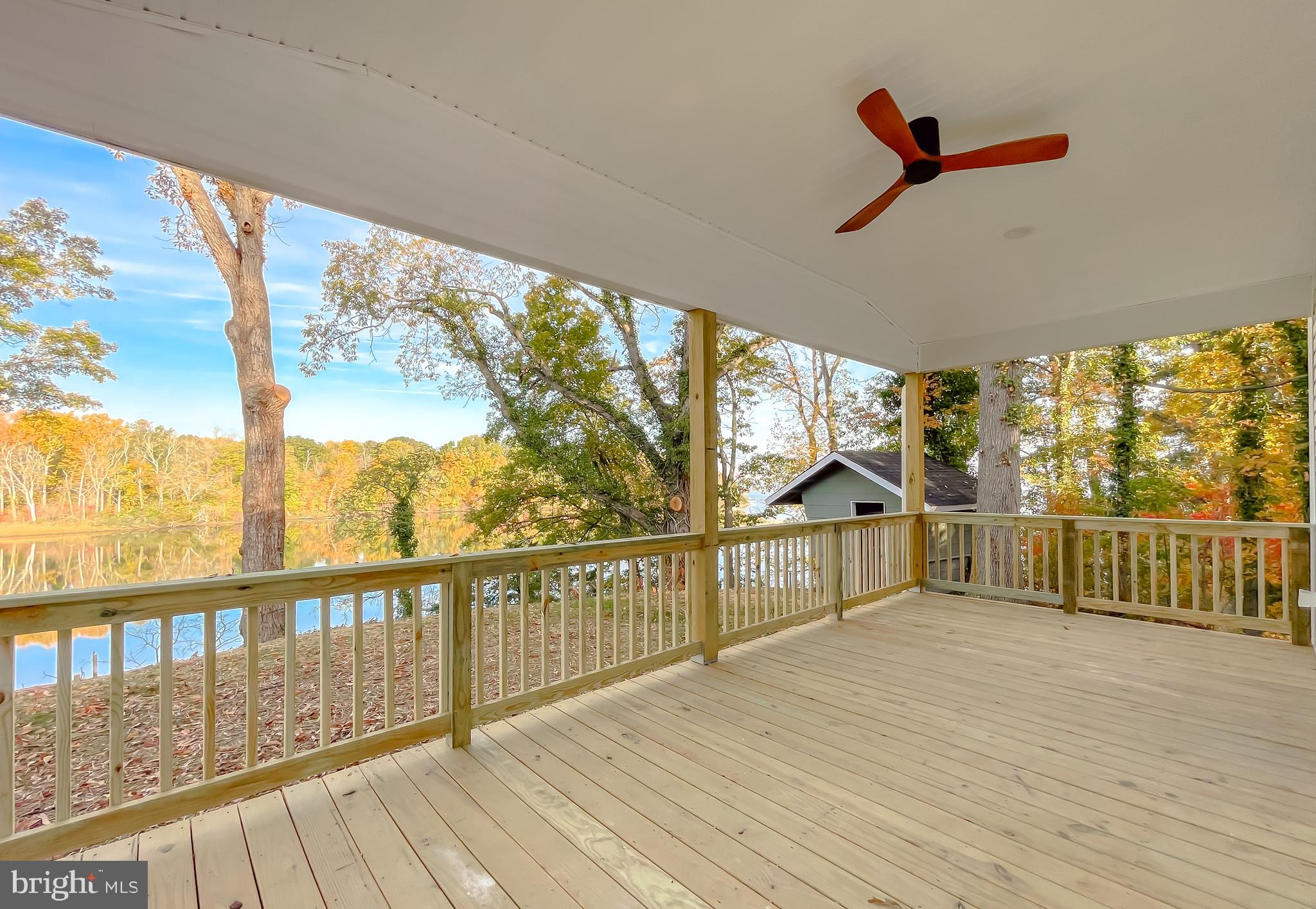 HOLLYWOOD SHORES - Residential