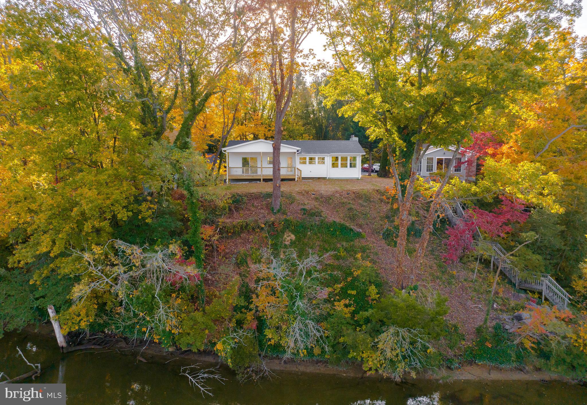 HOLLYWOOD SHORES - Residential
