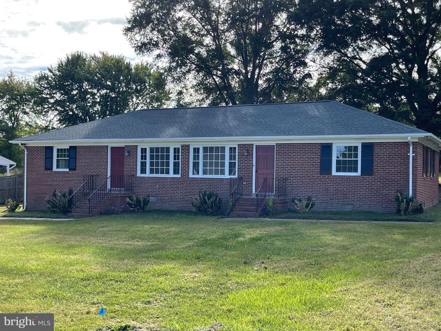 Rare Passive Income Opportunity With This Low Maintenance All Brick, ONE LEVEL Duplex On .60 Acre. Quiet Golf Cart Community Located  Close In & Convenient To Grocery, Drug Store, Restaurants. Private Culdesac Street Offers Plenty Of Parking & Play Area. Mature Established Oak Trees Offer Natural Shade.  There are 2 Separate Living Area Homes Attached Side By Side With 2 Front Doors, 2 Back Doors & 2 Separate Electric Meters. Entire Building Is Freshly Painted With Polished Oak Hardwood Floors. Also Features 2 New HVAC Units, New Roof, All New Windows, New Hot Water Heaters. Each Unit Offers A Spacious Open Floorplan With Plenty Of Windows For Natural Lighting Throughout. Partially Vinyl Privacy Fenced Yard Between The Back Doors & Along Left Parameter Of Yard.