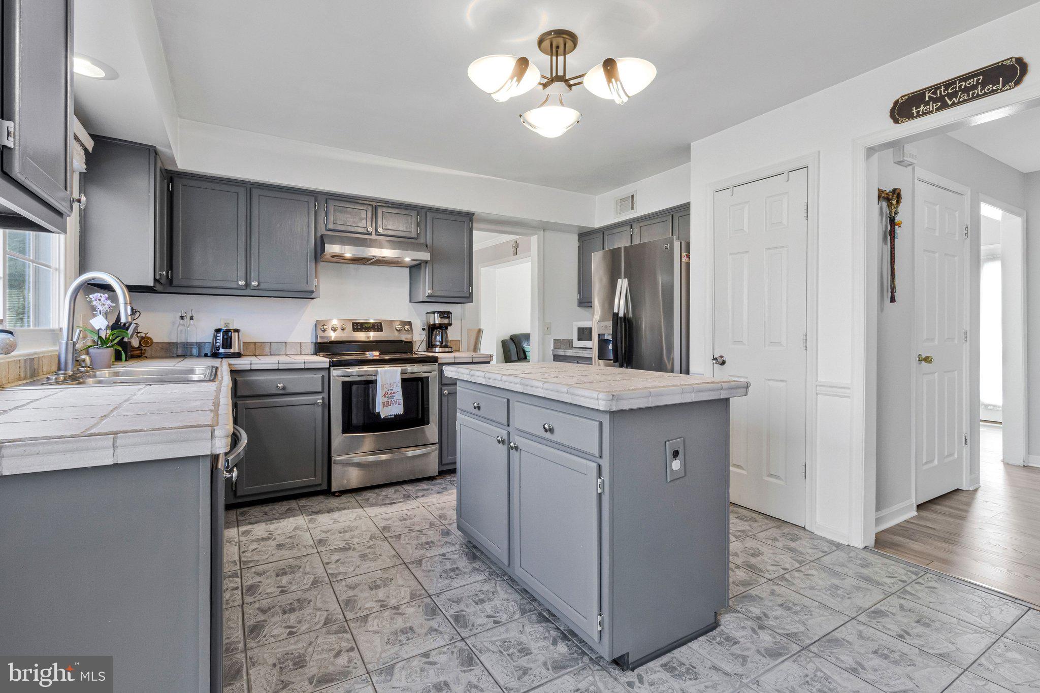 WHITE HALL FOREST PLAT 6 - Residential