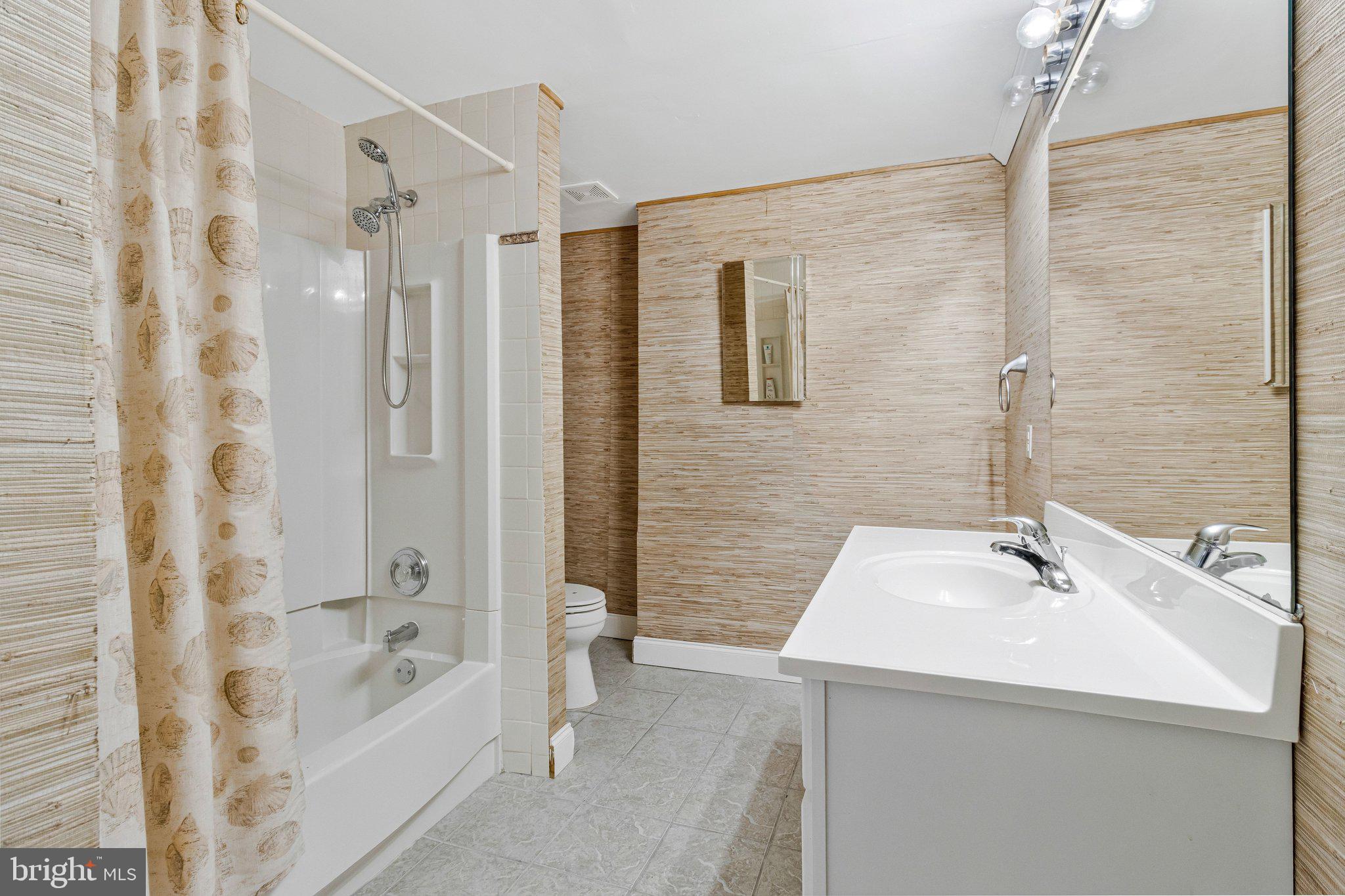 WHITE HALL FOREST PLAT 6 - Residential