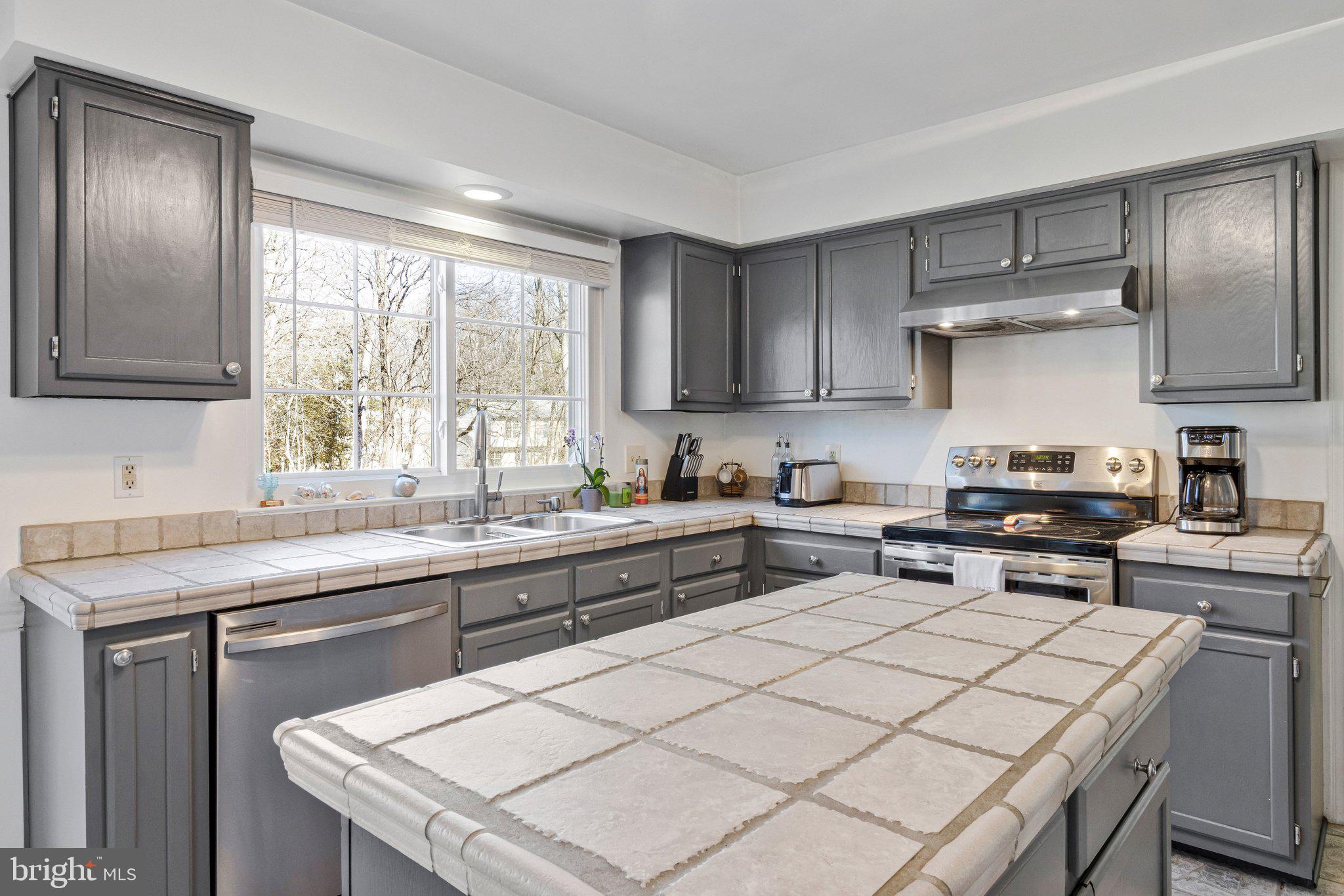 WHITE HALL FOREST PLAT 6 - Residential