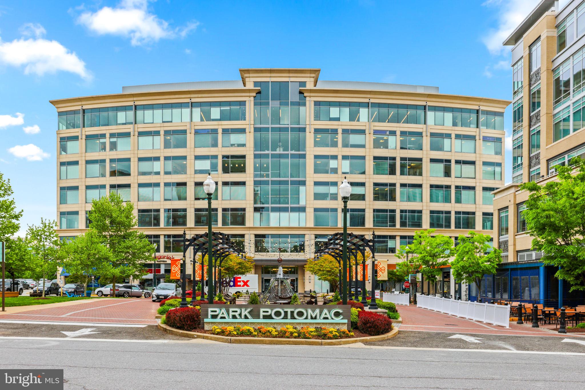 PARK POTOMAC - Residential