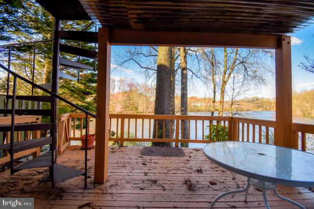 CHURCHILL TOWN - Residential Lease