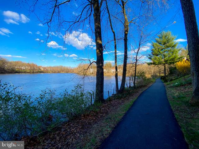 CHURCHILL TOWN - Residential Lease