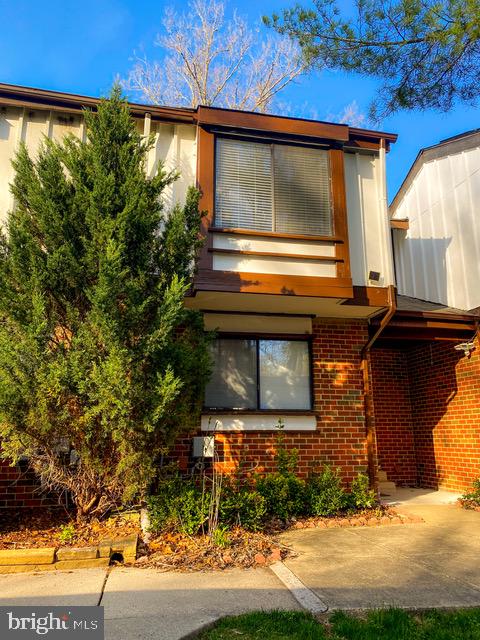 CHURCHILL TOWN - Residential Lease