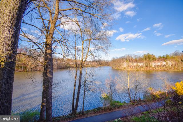 CHURCHILL TOWN - Residential Lease