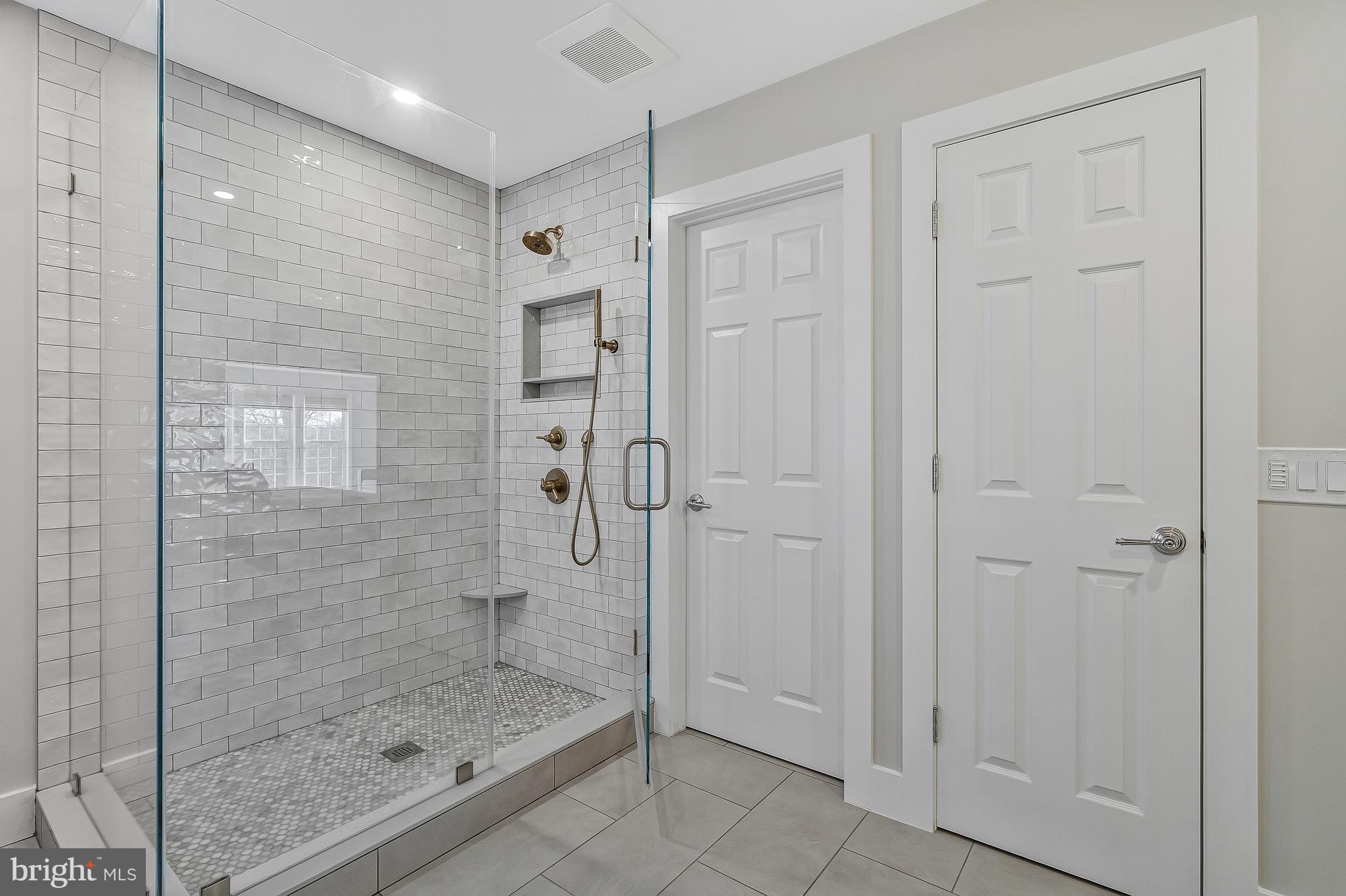 RED CEDAR - Residential