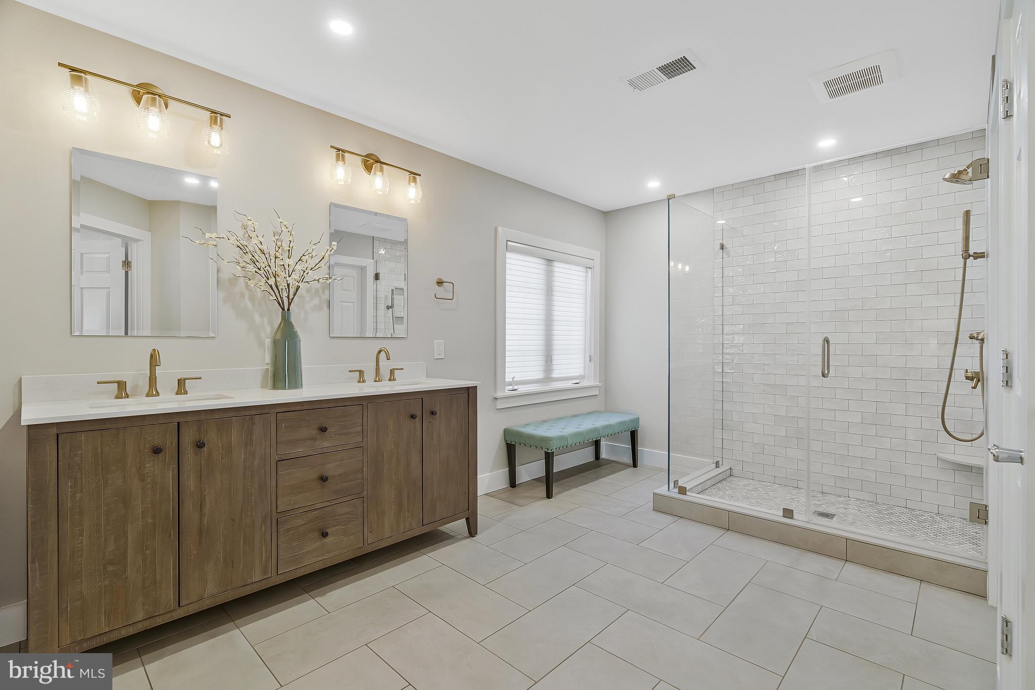 RED CEDAR - Residential